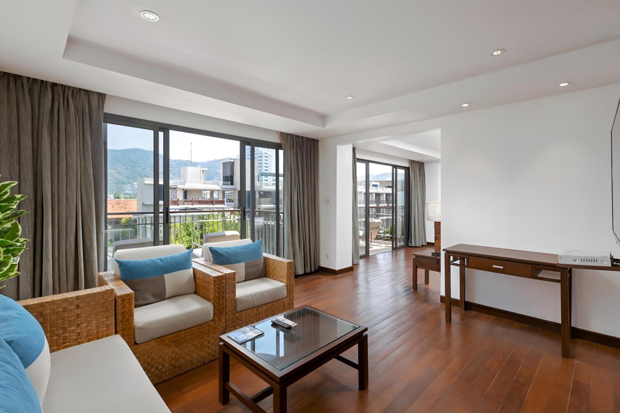 Deluxe Family Room