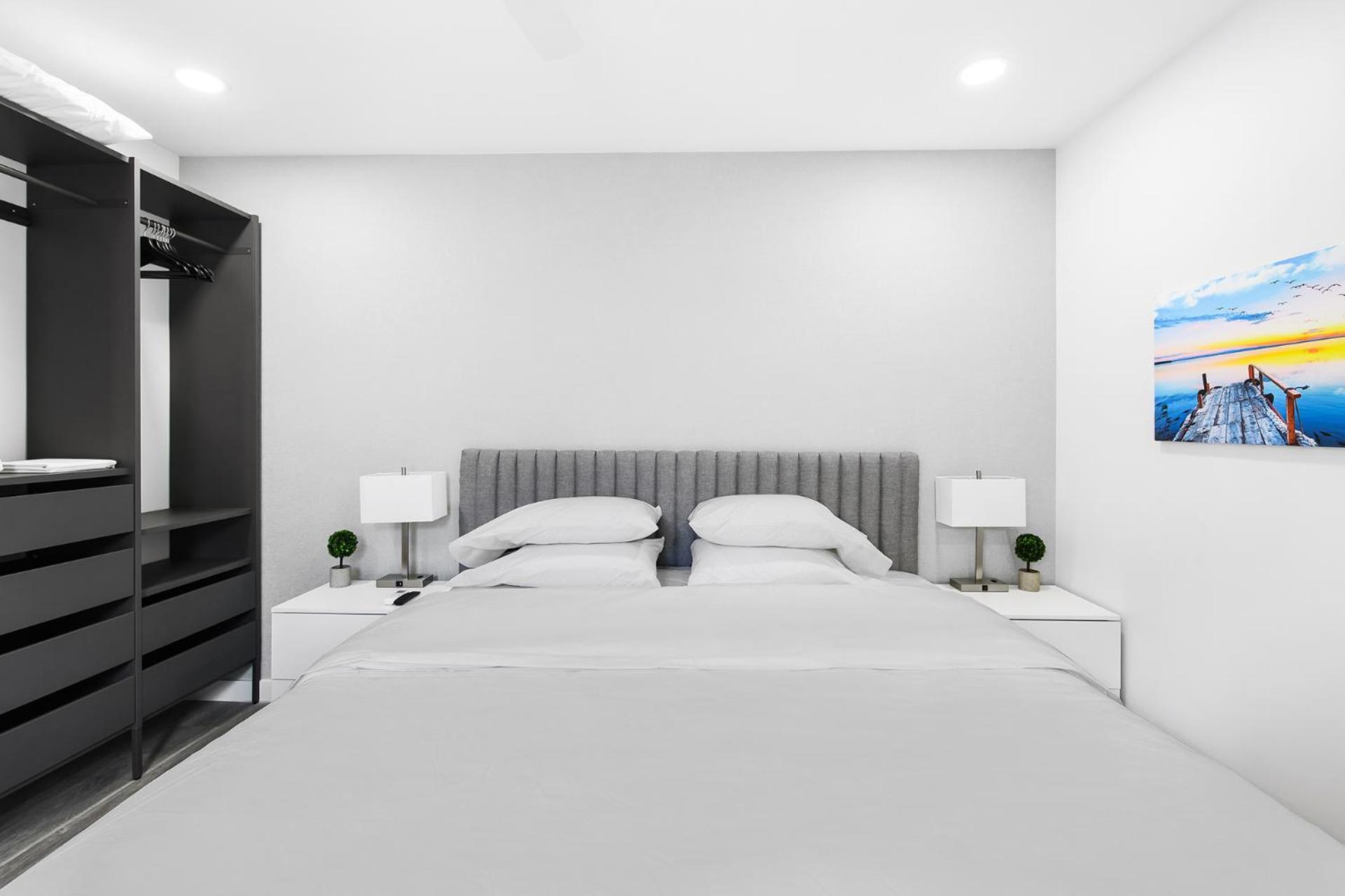 Deluxe King Suite