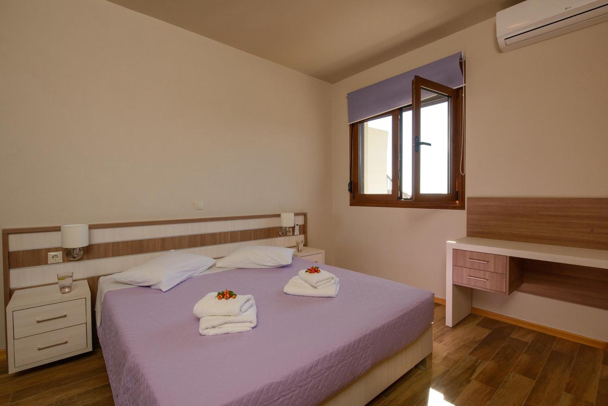 Superior One-Bedroom Apartment