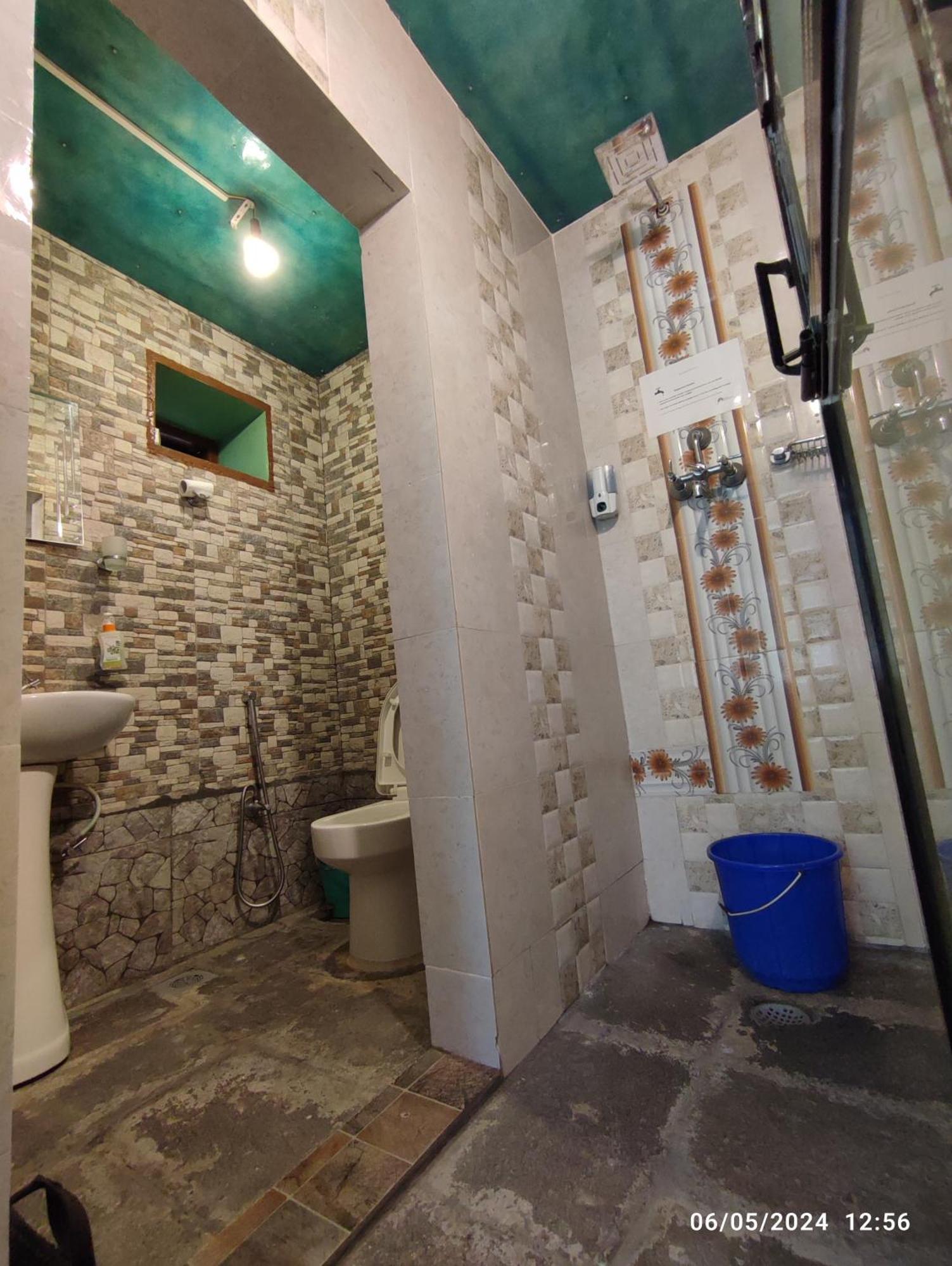 Single Room Bathroom