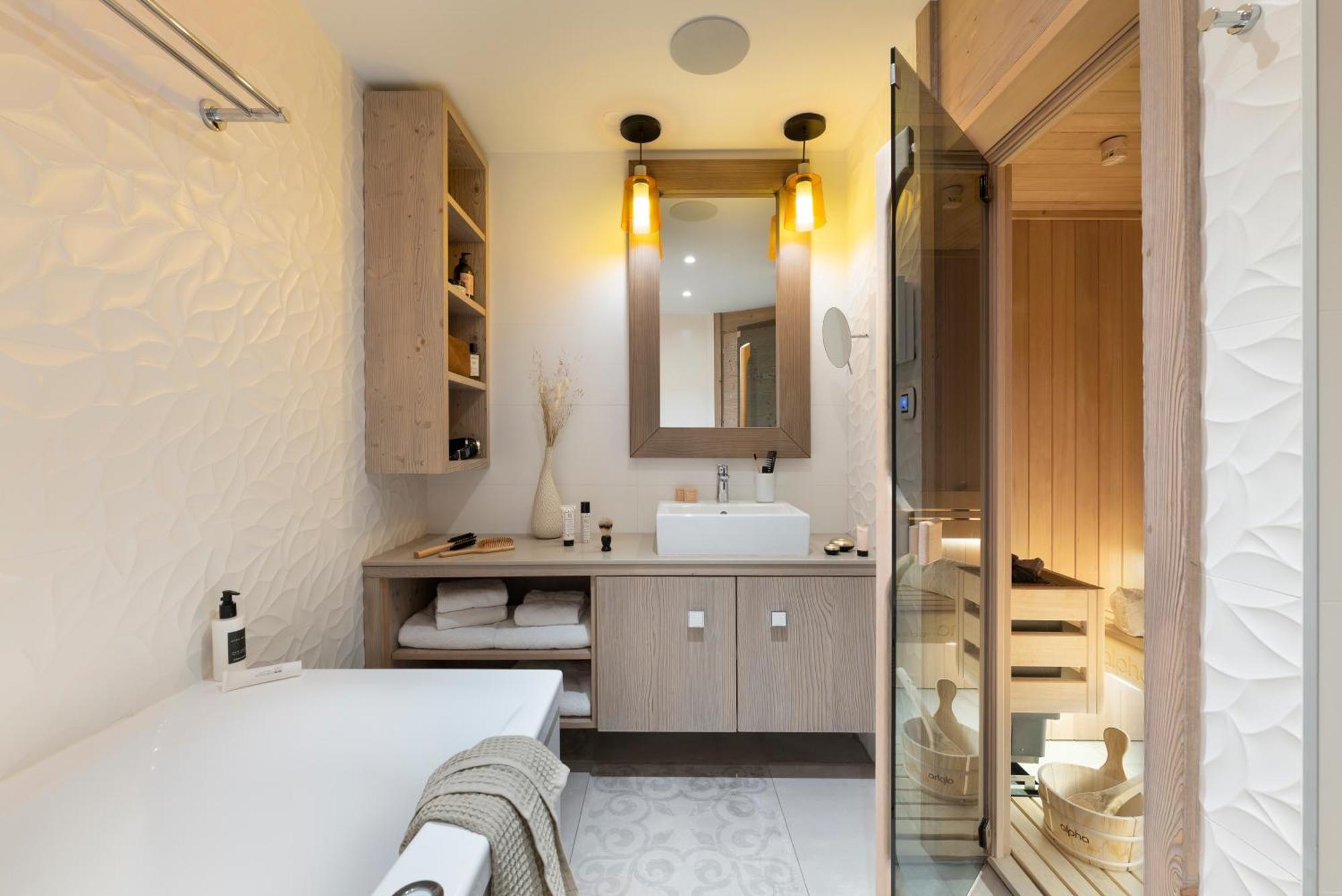 Three-Bedroom Apartment with Spa Bath, Sauna and Fireplace (8 People)