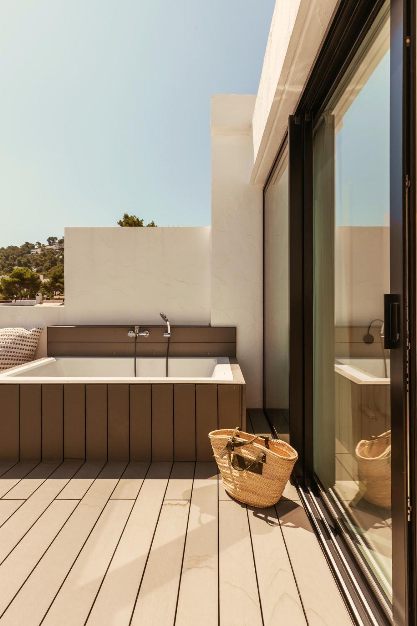 Terrace Room,1584835591:JPEG
