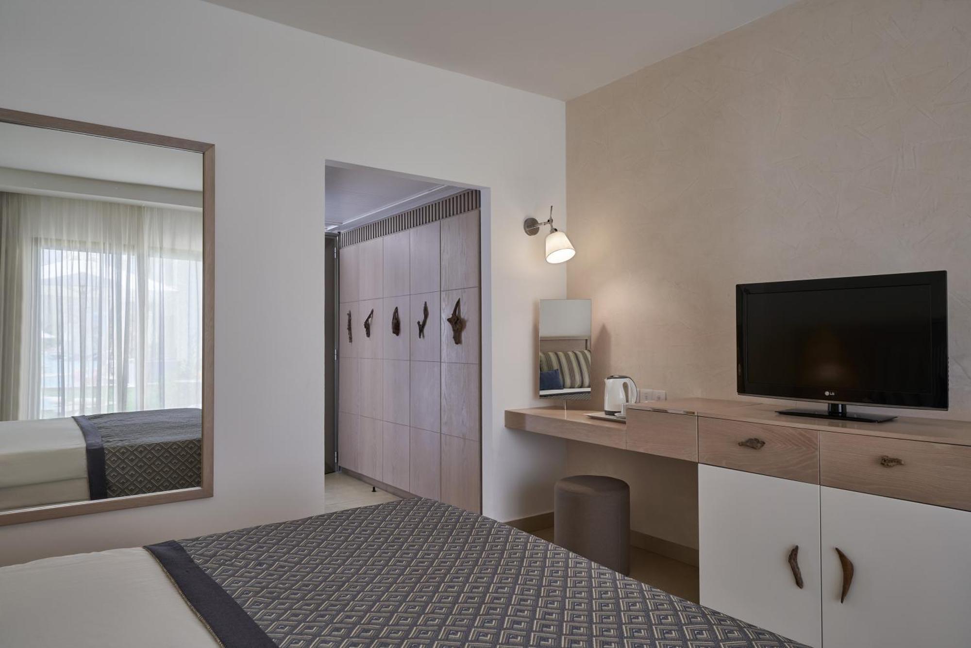 Twin or Double Room Inland View