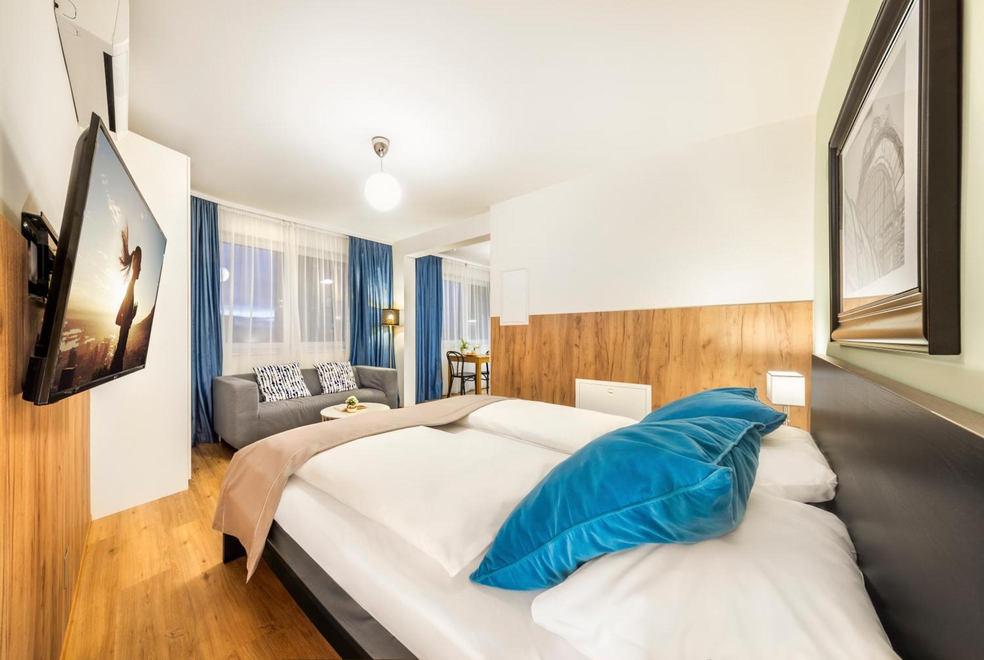 Superior Studio Balcony,1584893411:JPEG