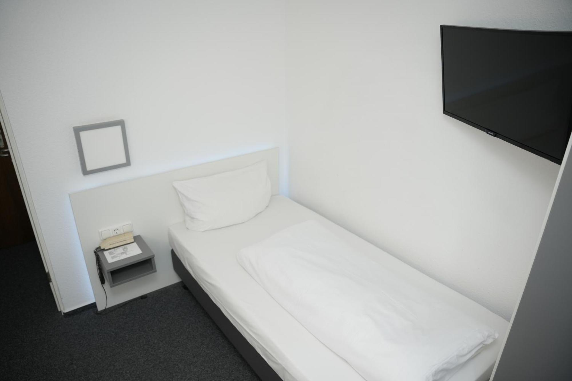 Single Room,1585015640:JPEG