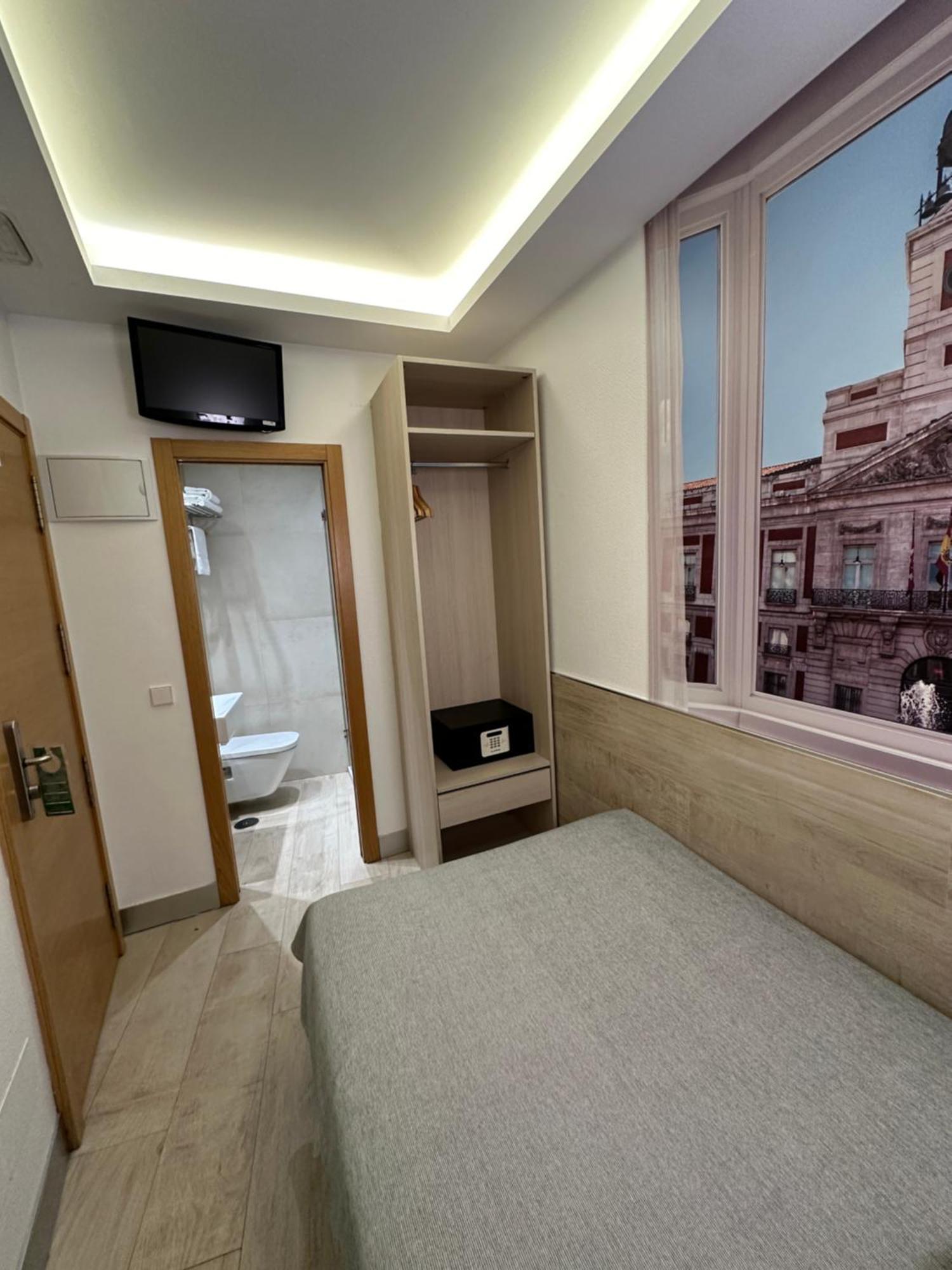 Budget Single Room