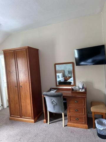 Main Lodge Twin Room