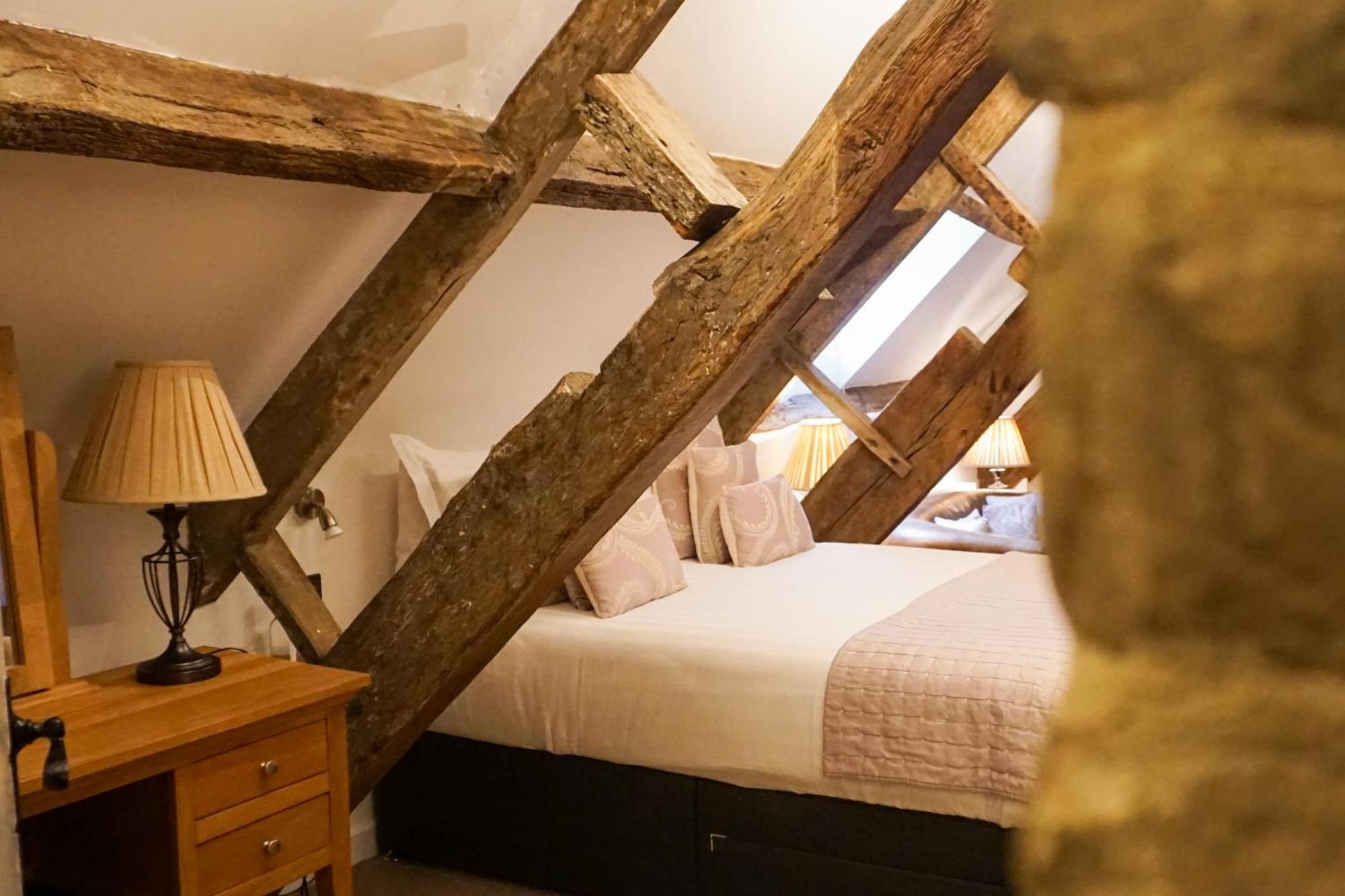 Superior King Room,1585463047:JPEG