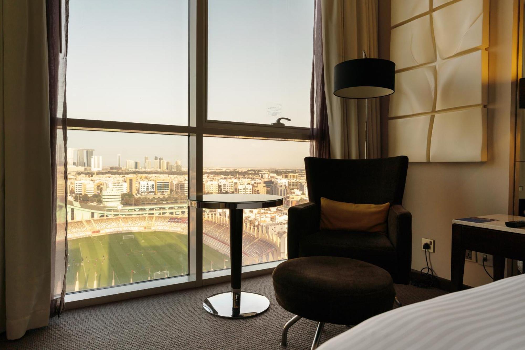 Stadium View Centro Room Queen Bed