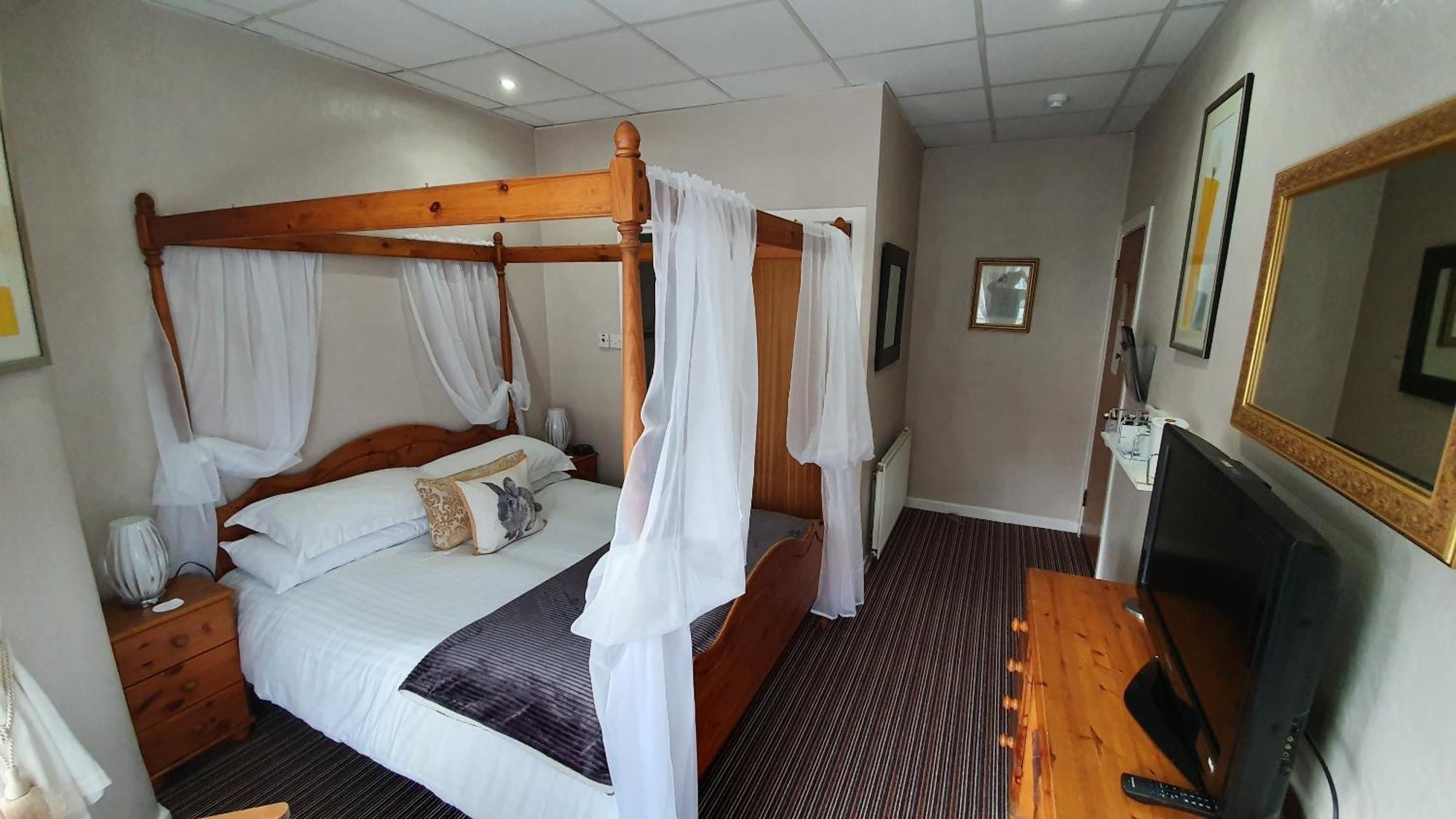 Double Room Private Bathroom