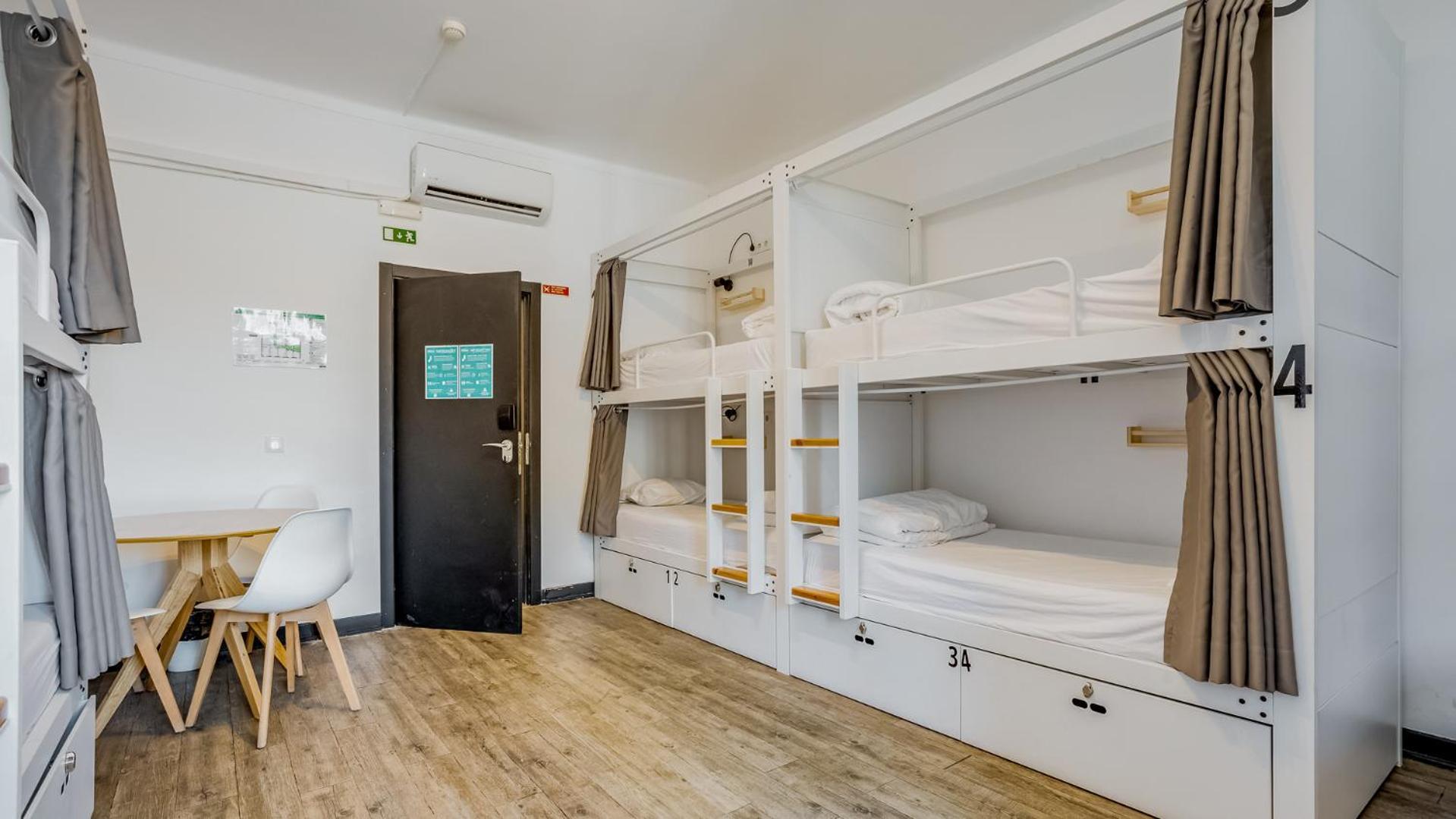 Bed 10-Bed Mixed Dormitory Room