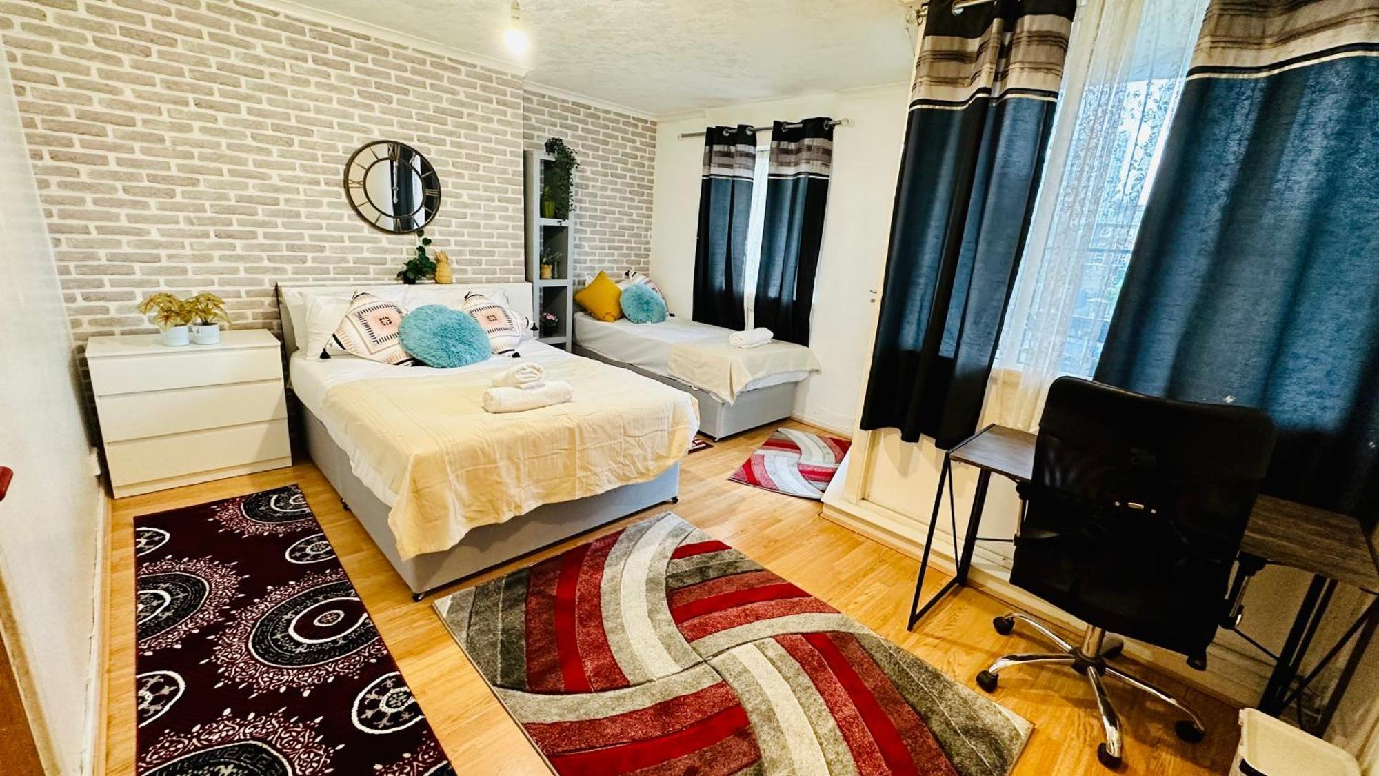 Deluxe Family Room