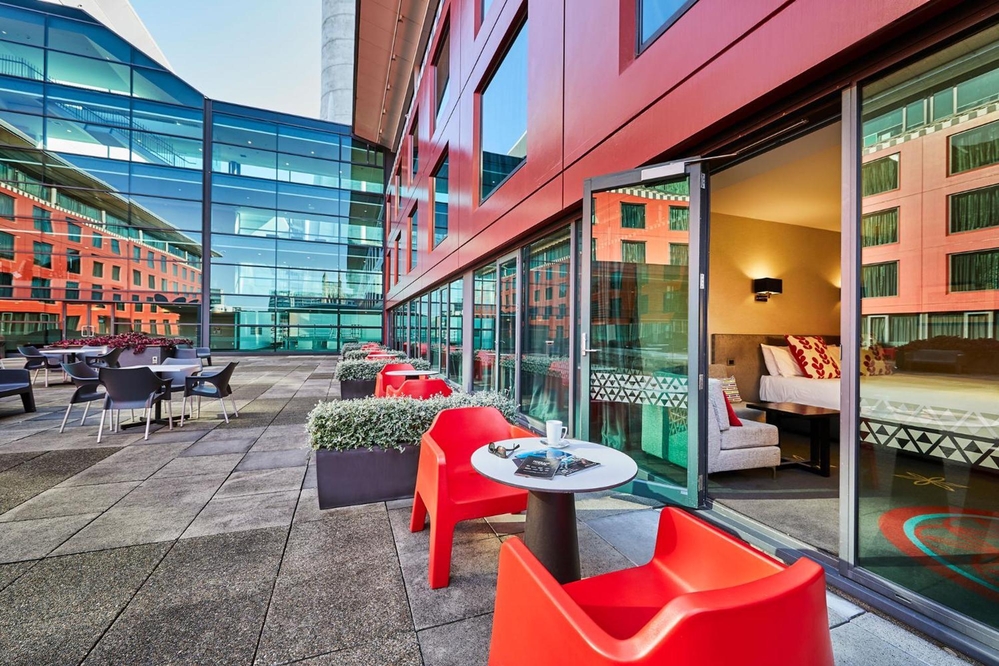Premium Courtyard King Room