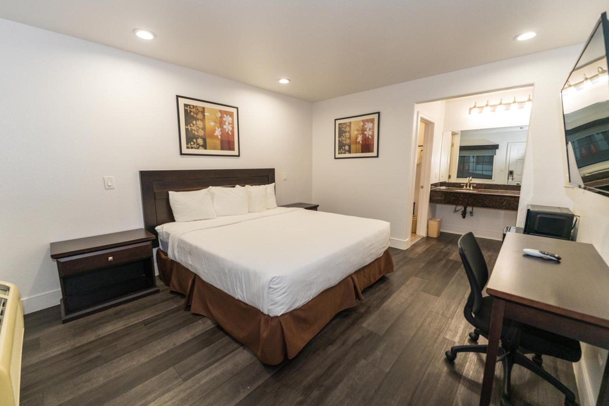 Non-Smoking King Room