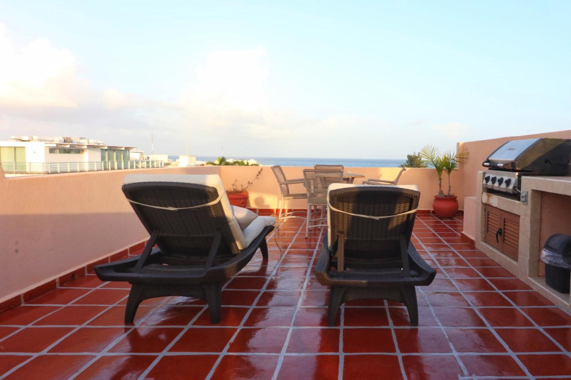 One-Bedroom Superior King Suite Ocean View Non-Smoking