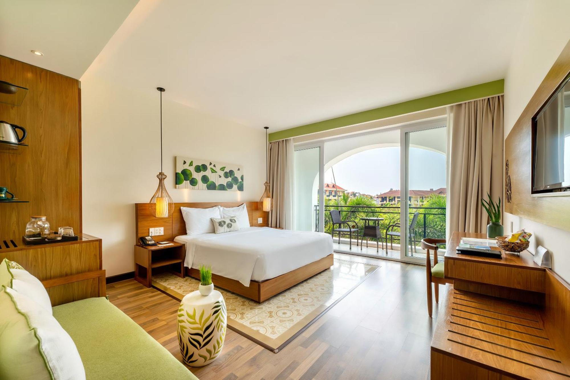 Deluxe Double or Twin Room City View