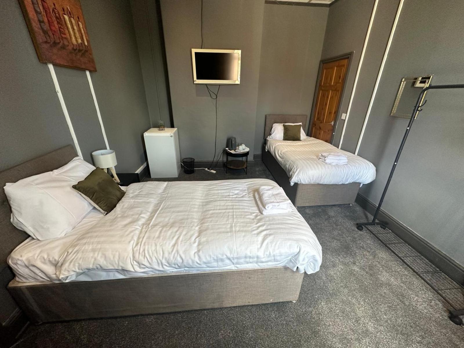 Twin Room Shower