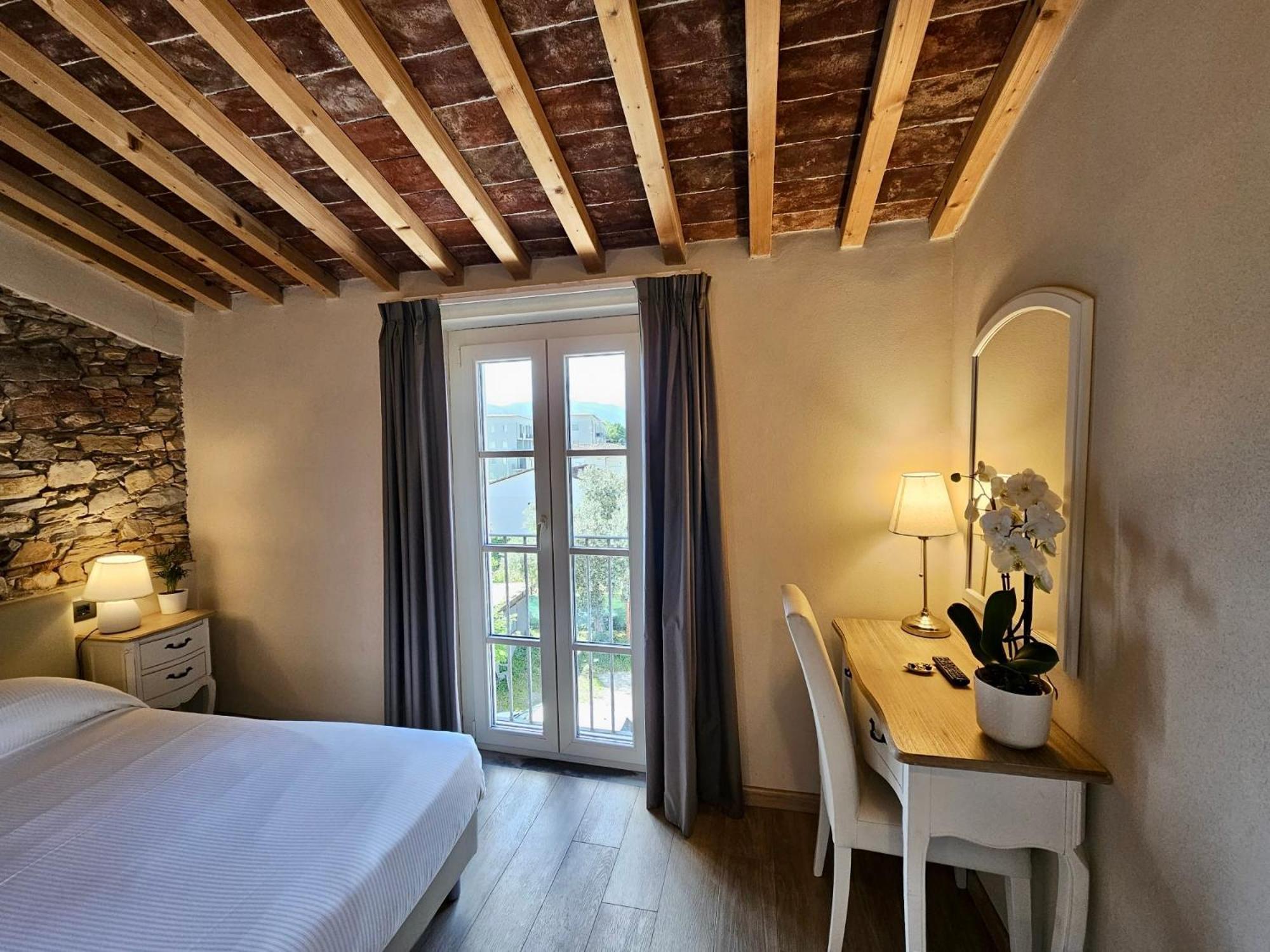 Deluxe Double Room Bath