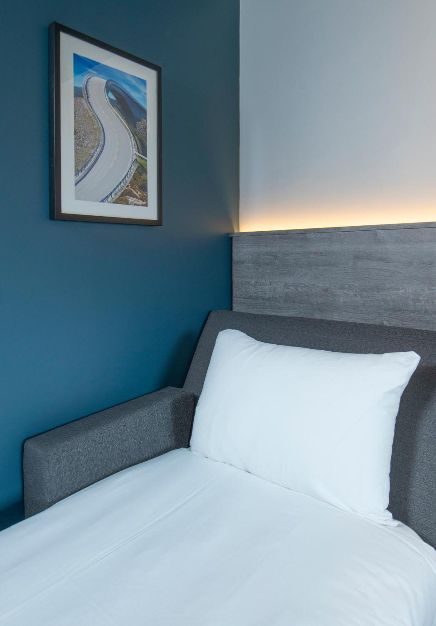 Standard Double Room - Mobility Access,1704889648:JPEG