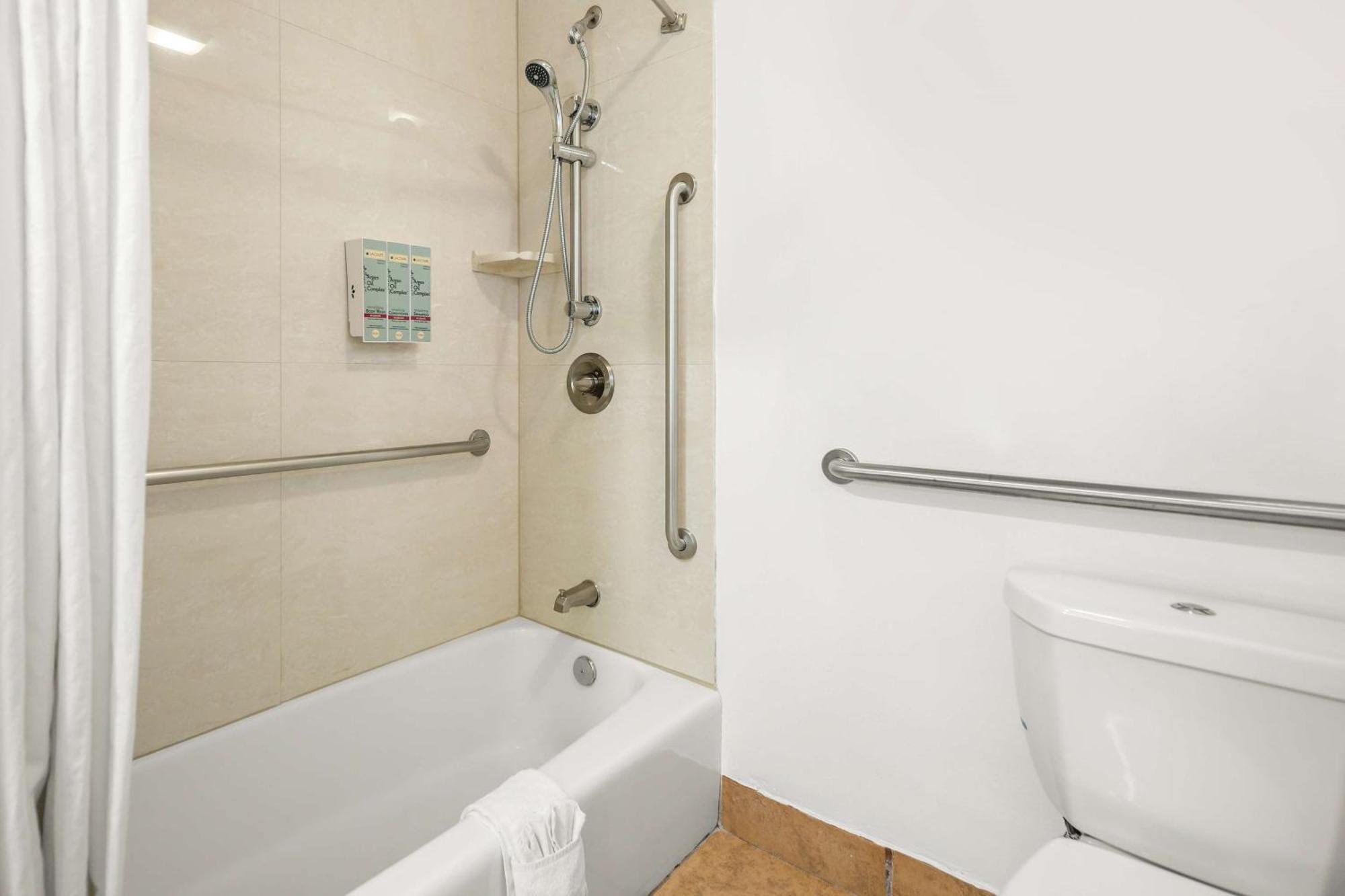 Queen Room Two Queen Beds Disability Access