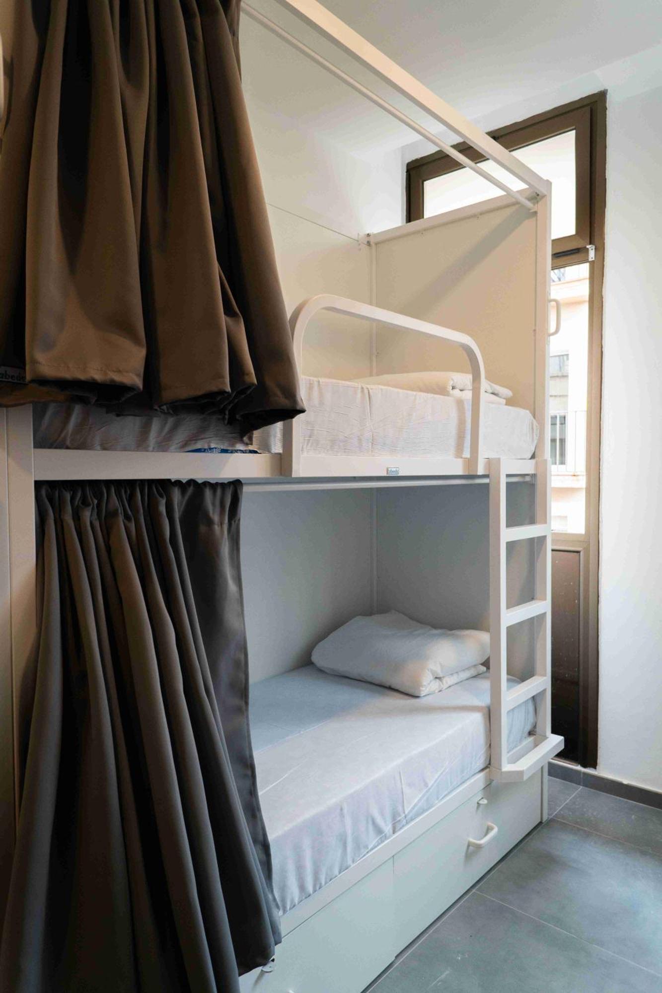 Quadruple Room Private Bathroom