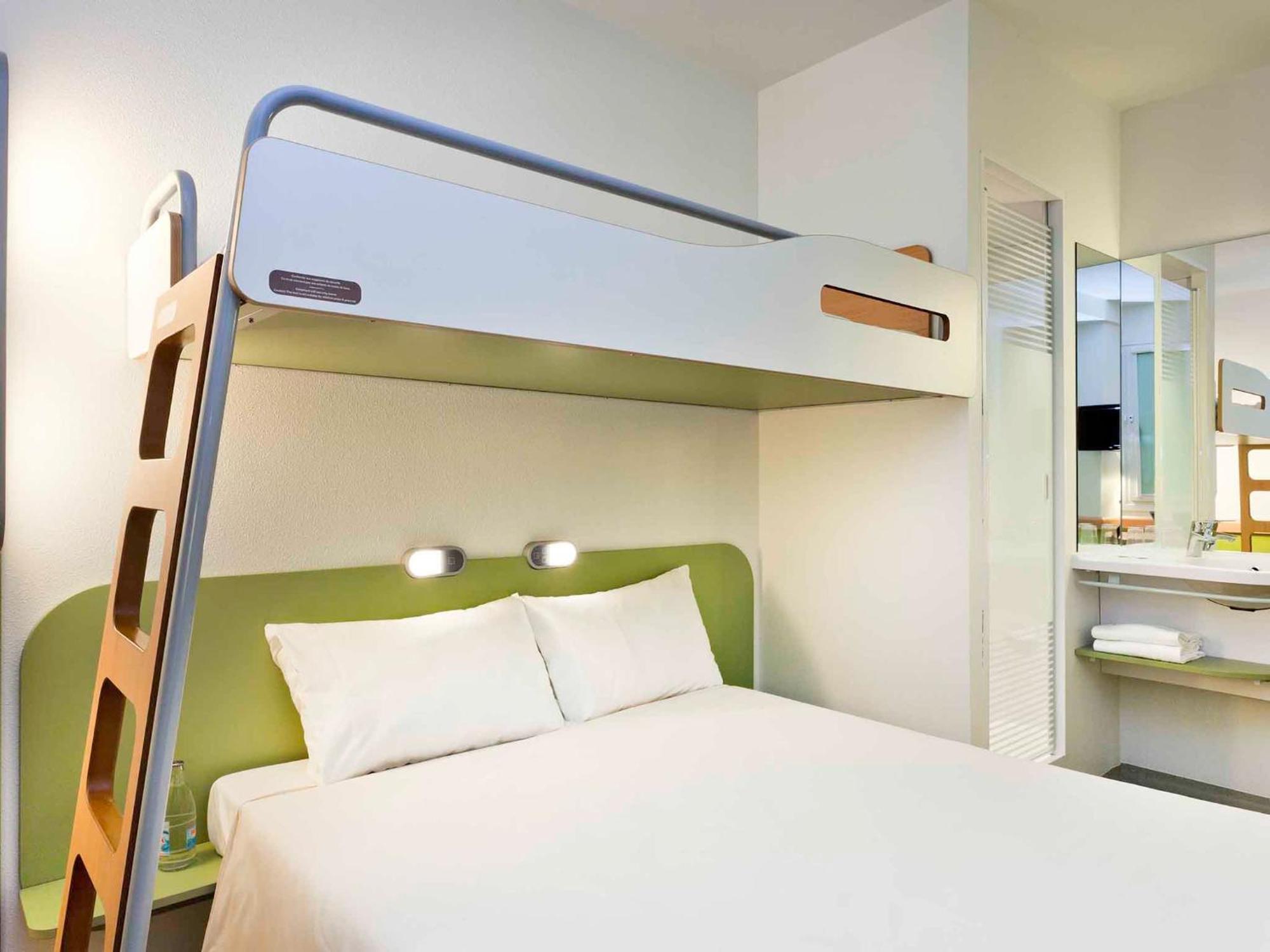 Double Room with Single Bed,1285890223:JPEG