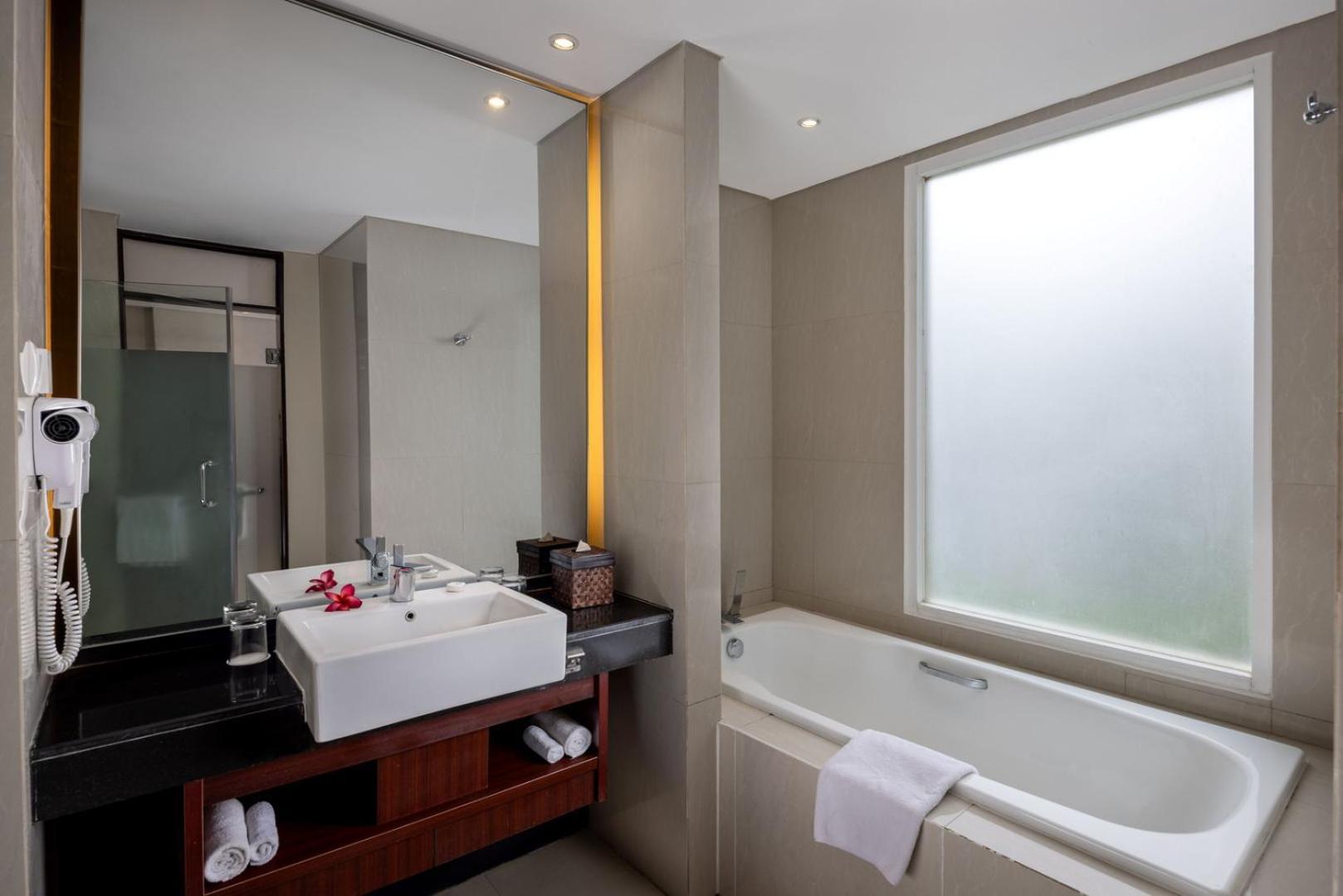 Deluxe Twin Room Pool View
