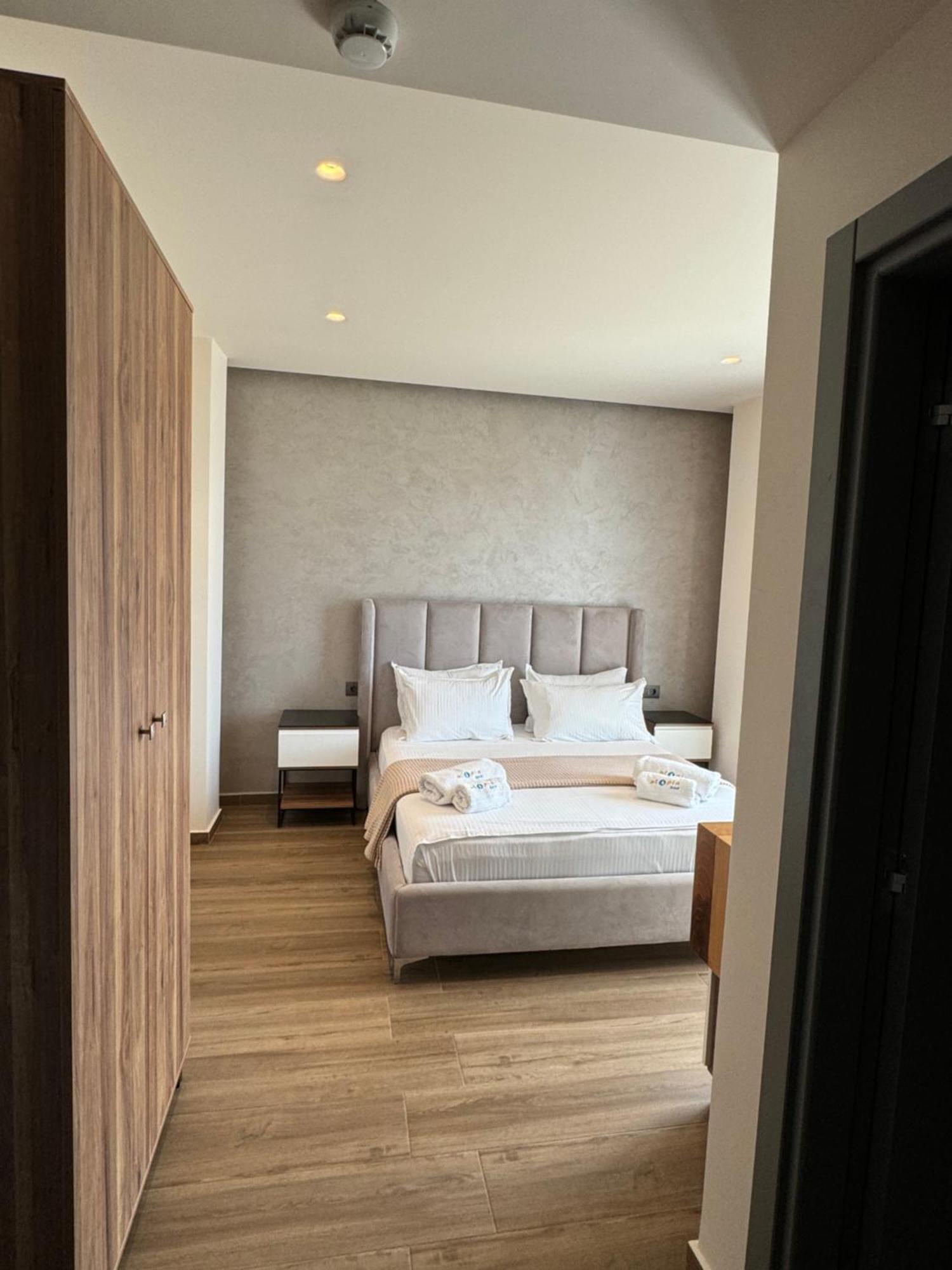 Deluxe Double Room with Balcony and Sea View,1586900810:JPEG
