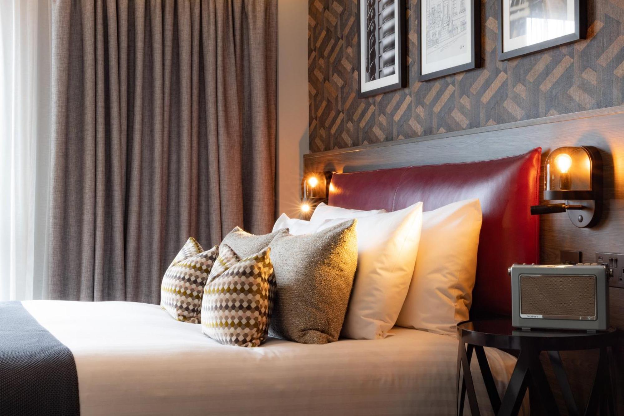 Standard Zimmer mit Kingsize-Bett