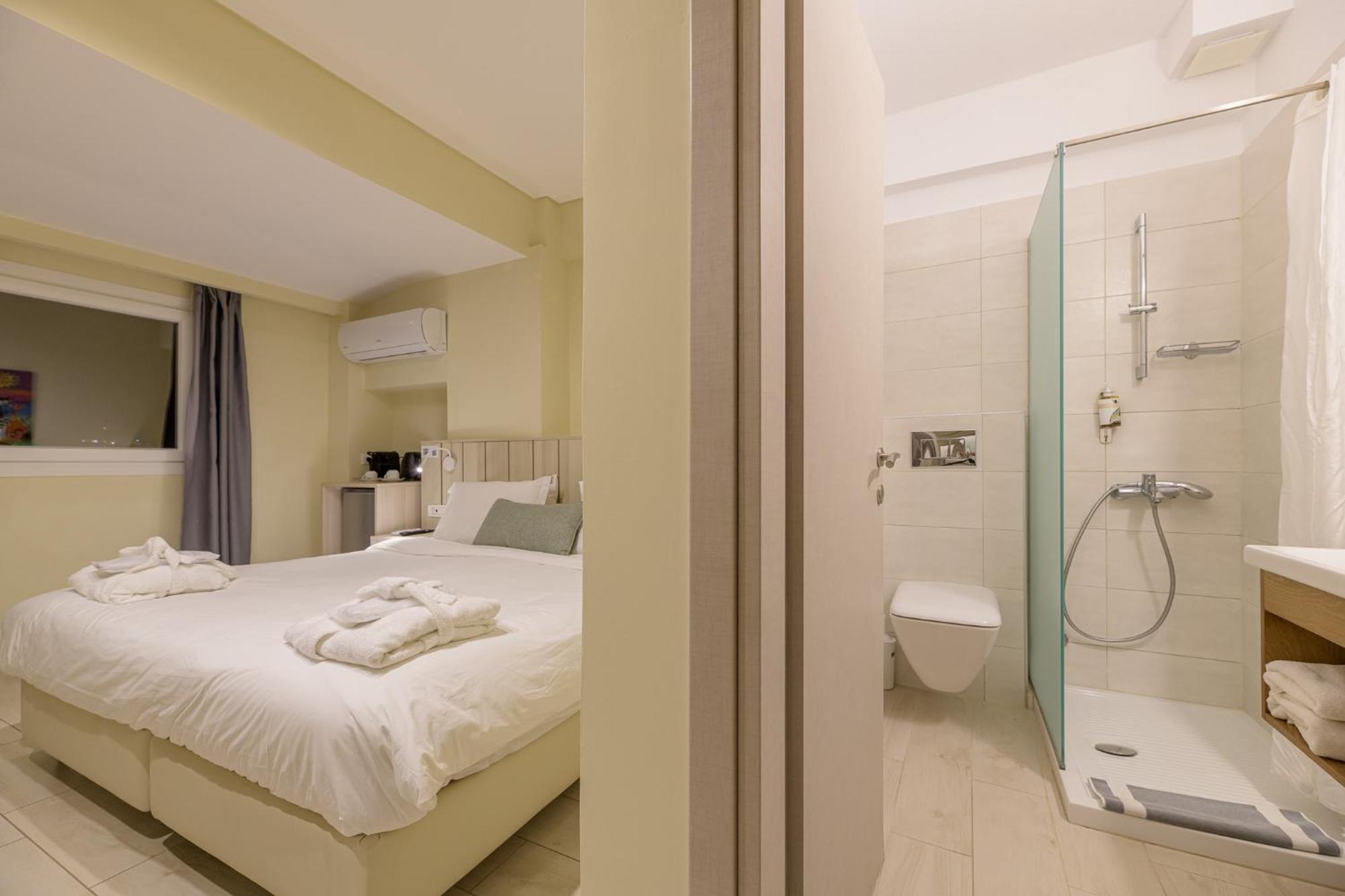 Double or Twin Room Side Sea View