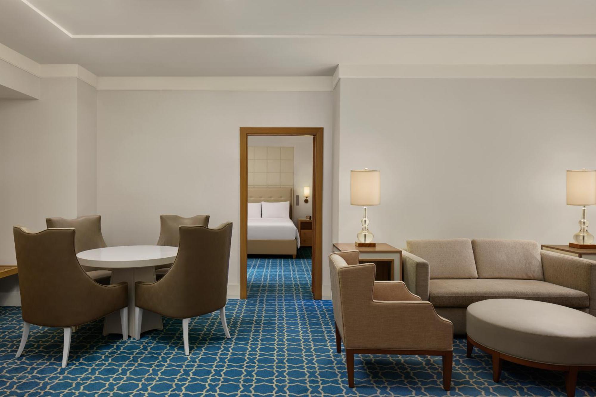 Suite Executive con cama extragrande y vistas a Haram