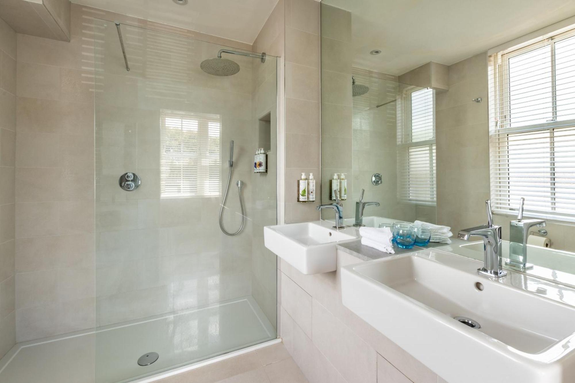 Large Double Room Inland View