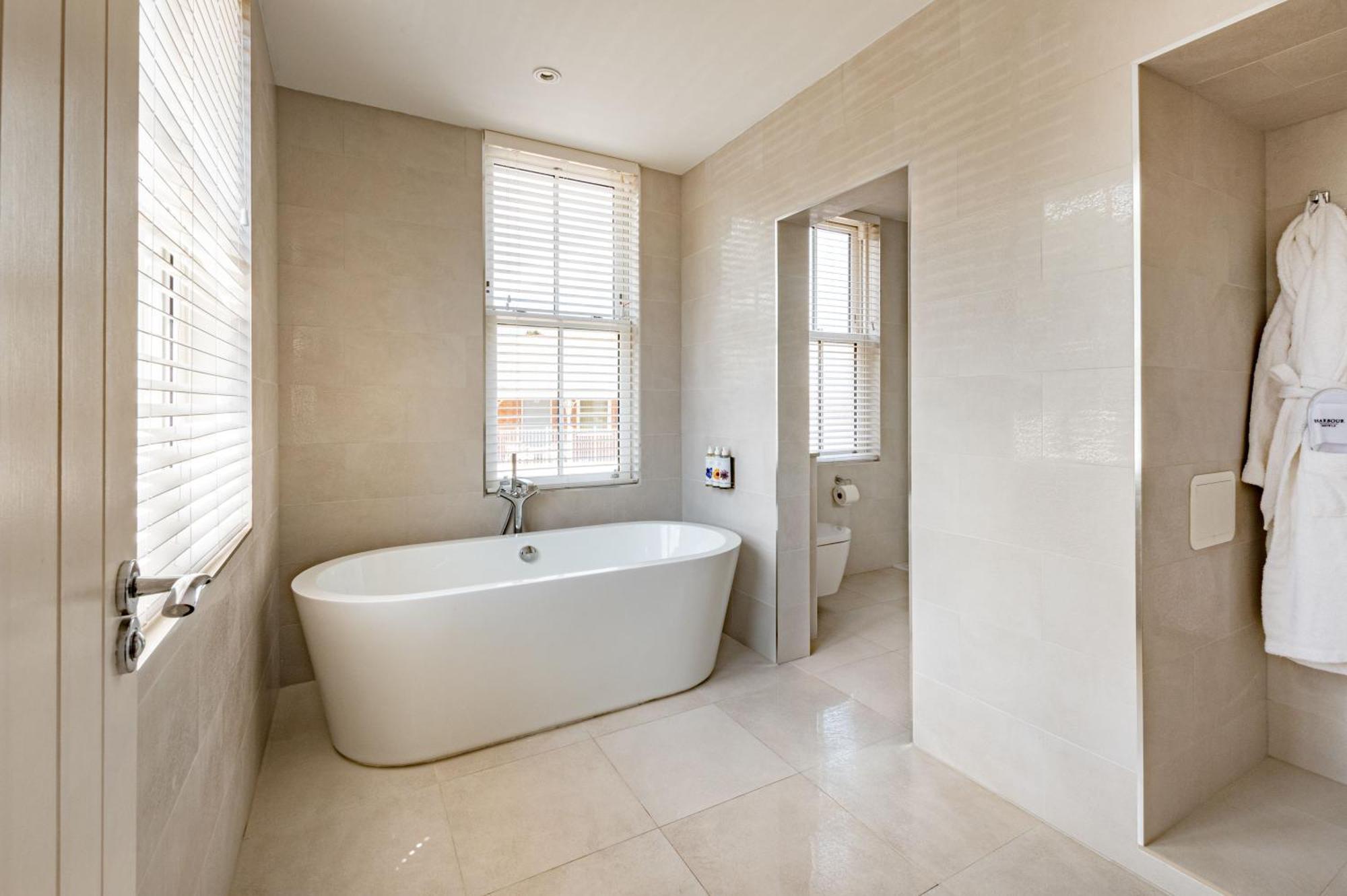Large Double Room Inland View