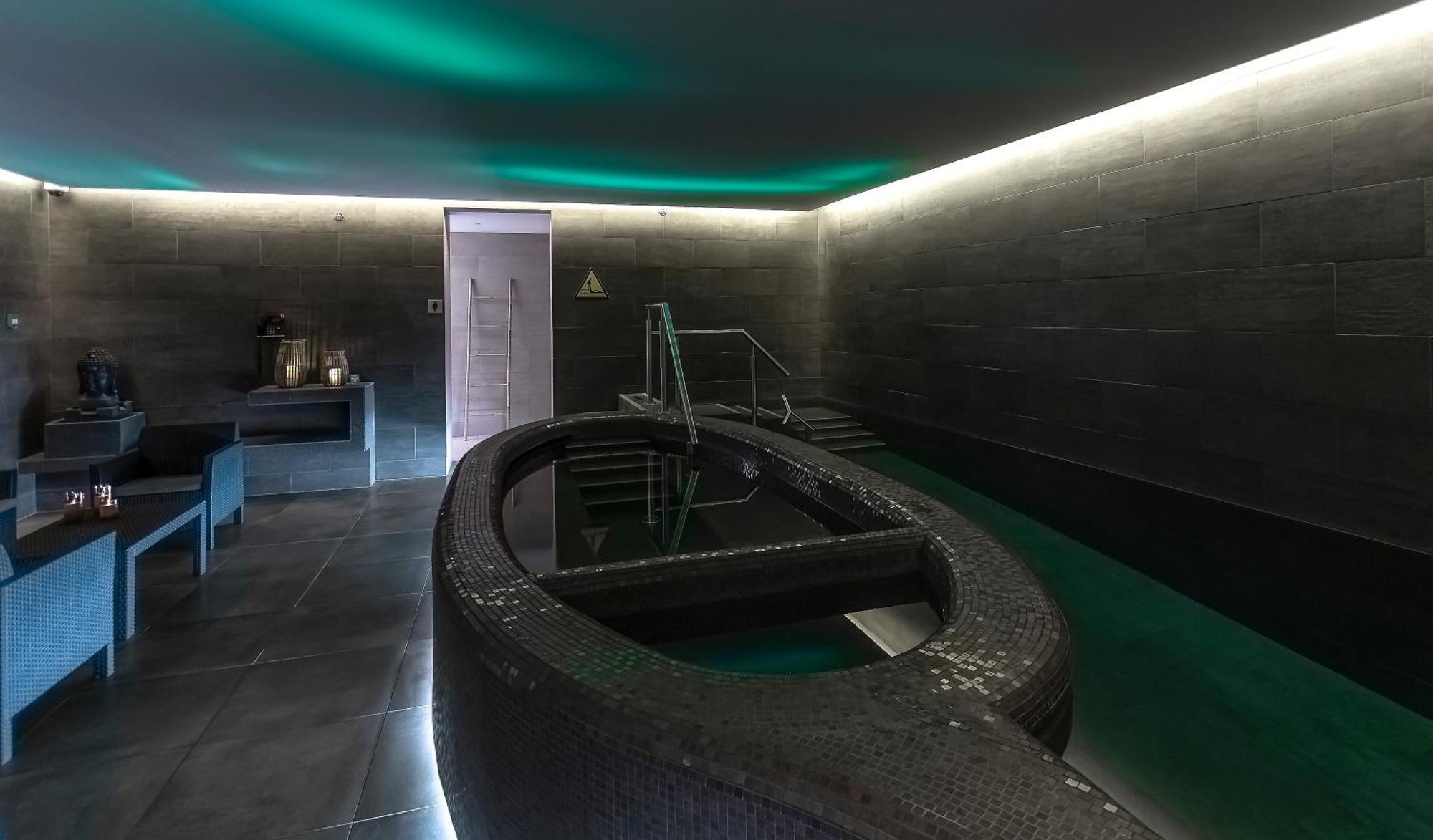 Superior Spacious Suite Spa