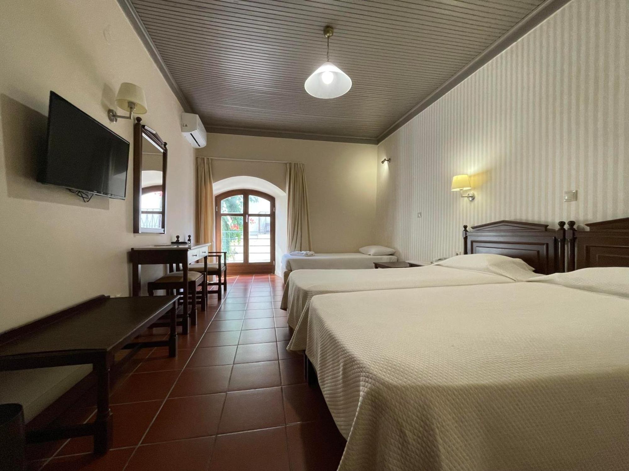 Triple Room