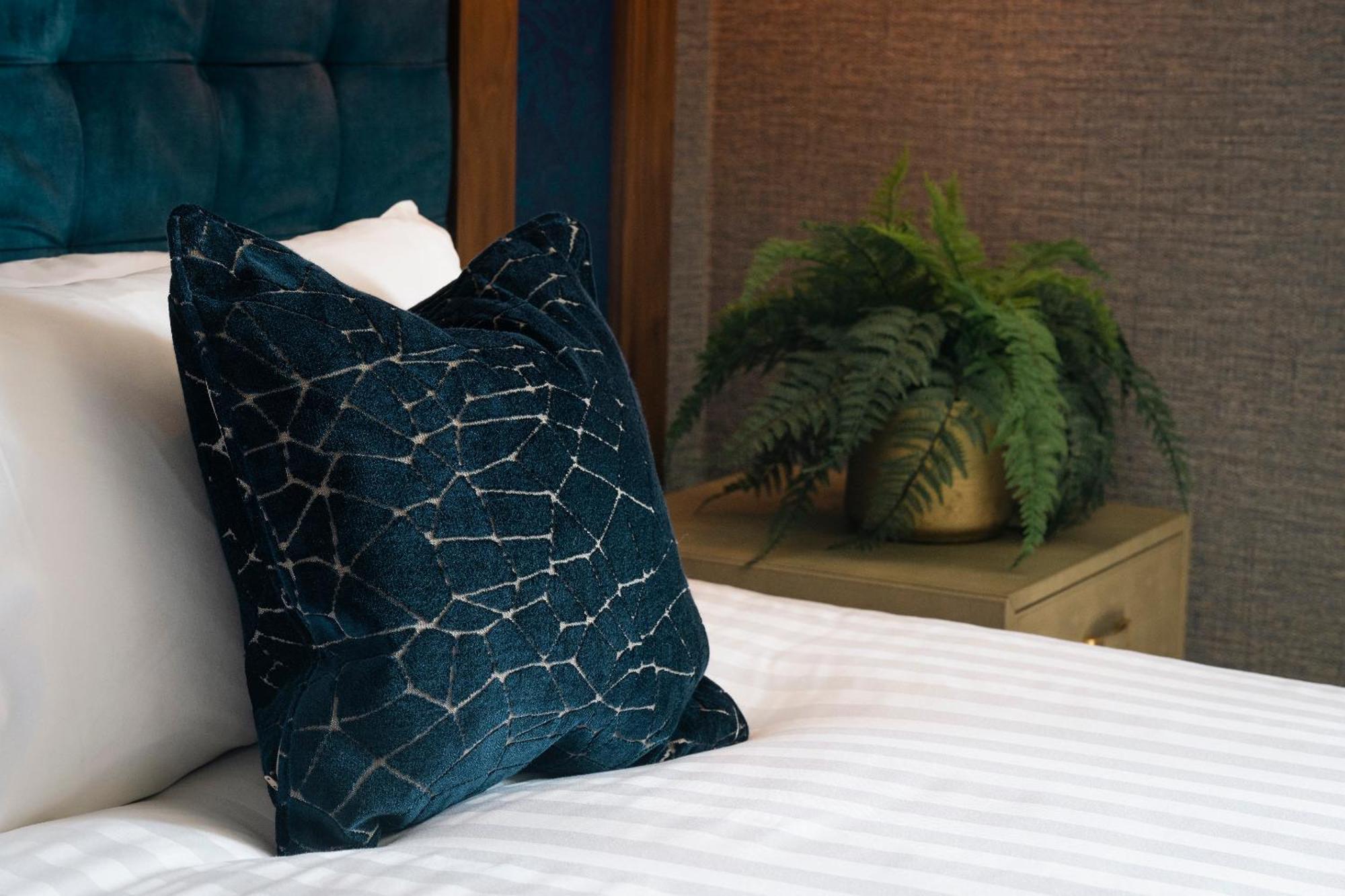 Couples Deluxe Room