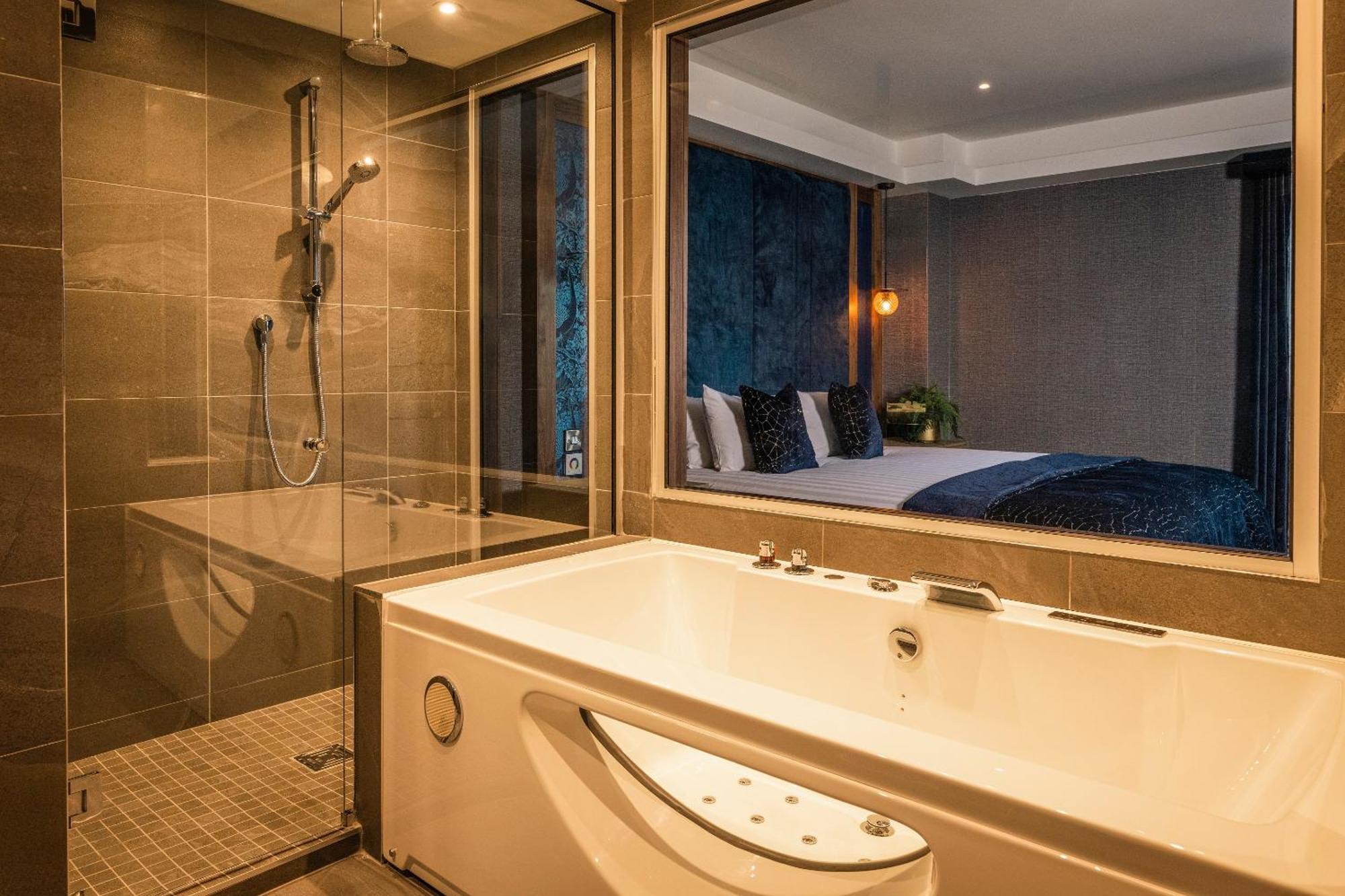 Couples Deluxe Room