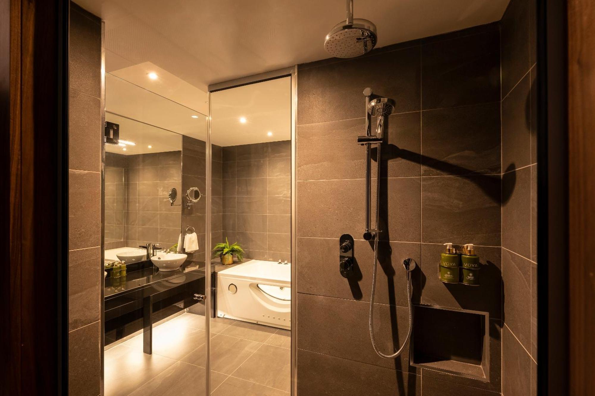 Couples Deluxe Room
