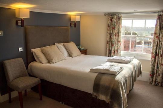 Small Double Room Bath Only