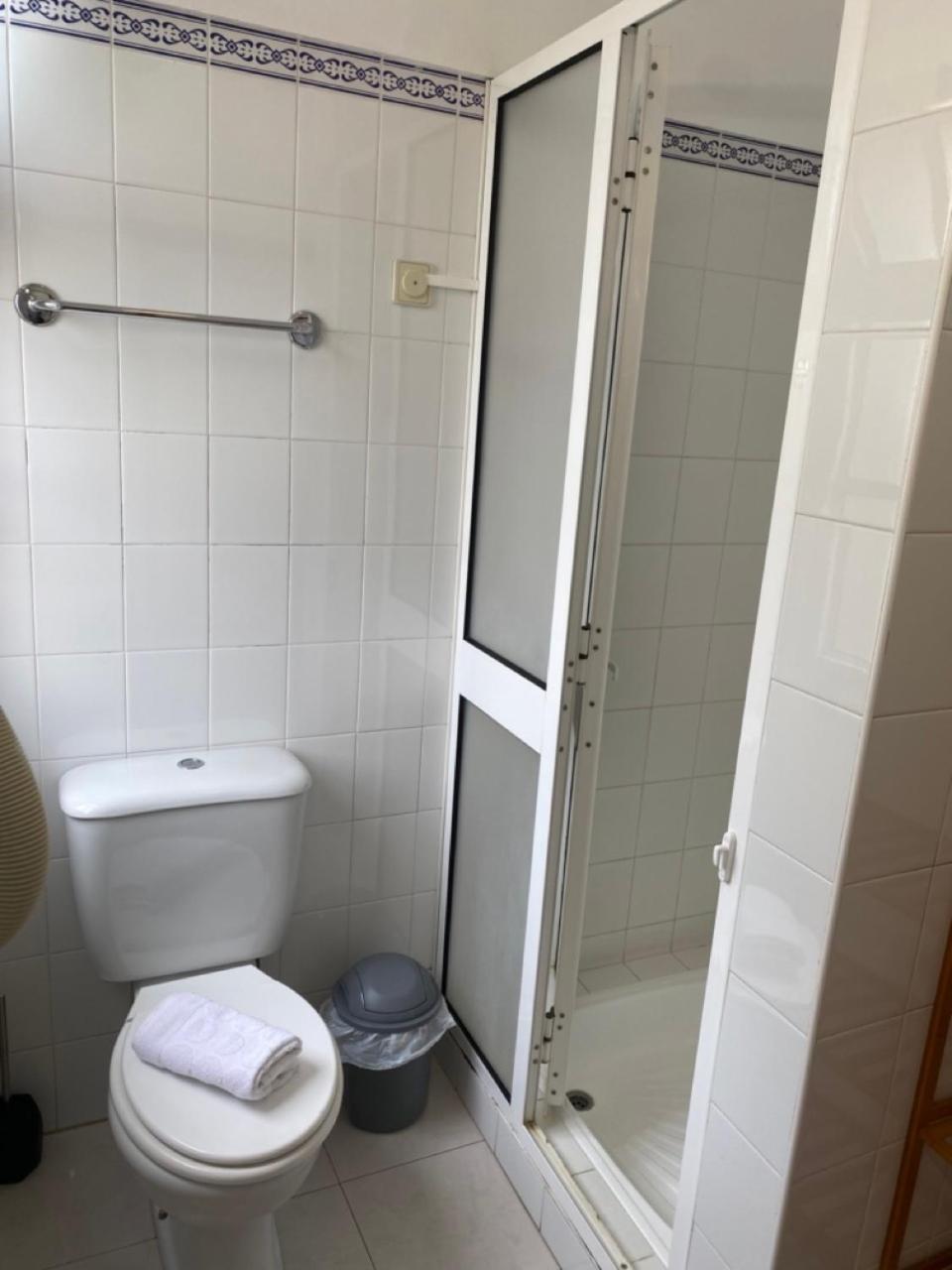 Standard Twin Room,1588046292:JPEG