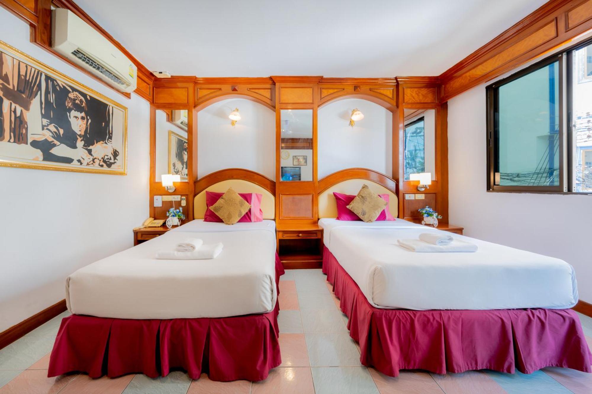 Standard Twin Room