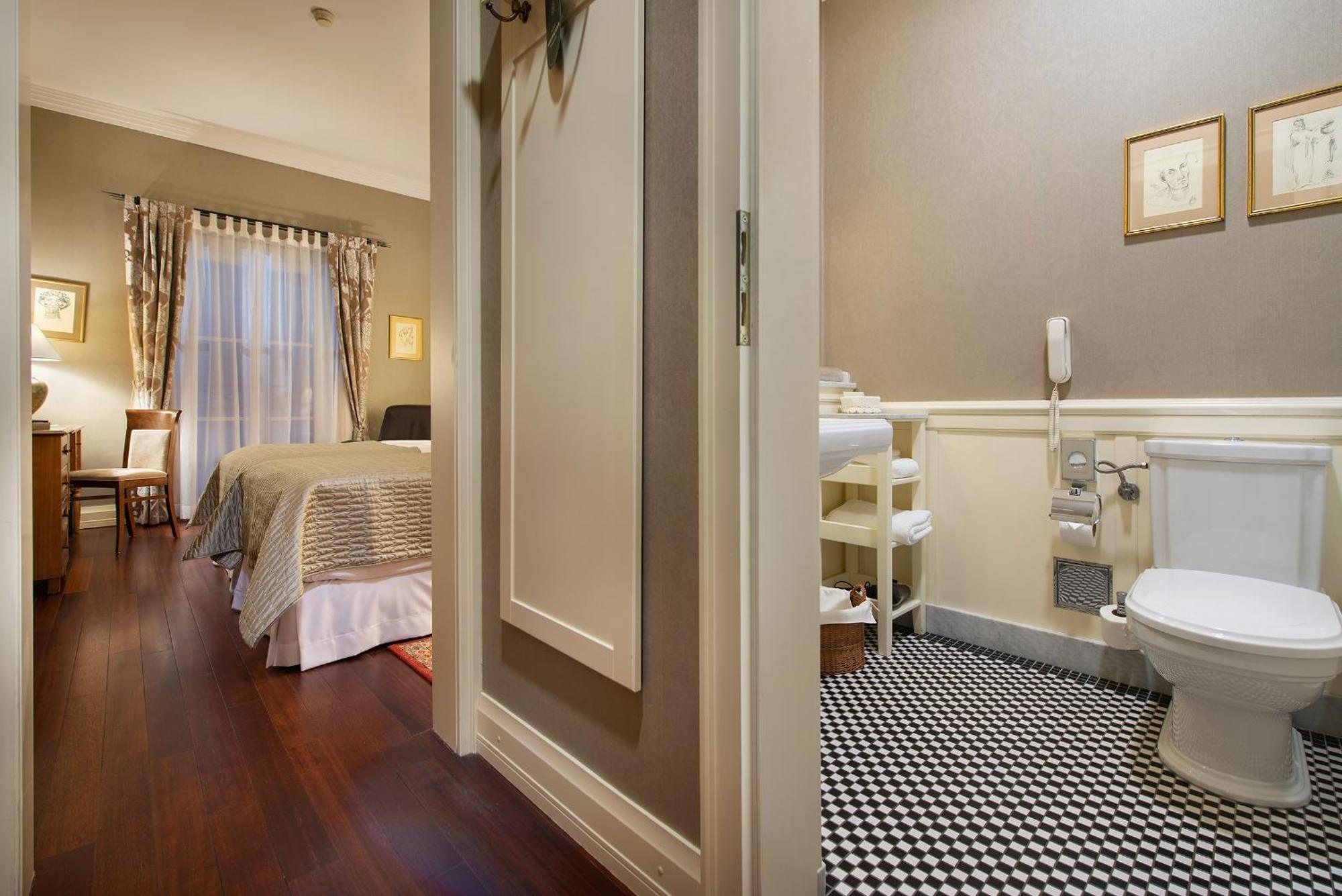 Premium Twin Room