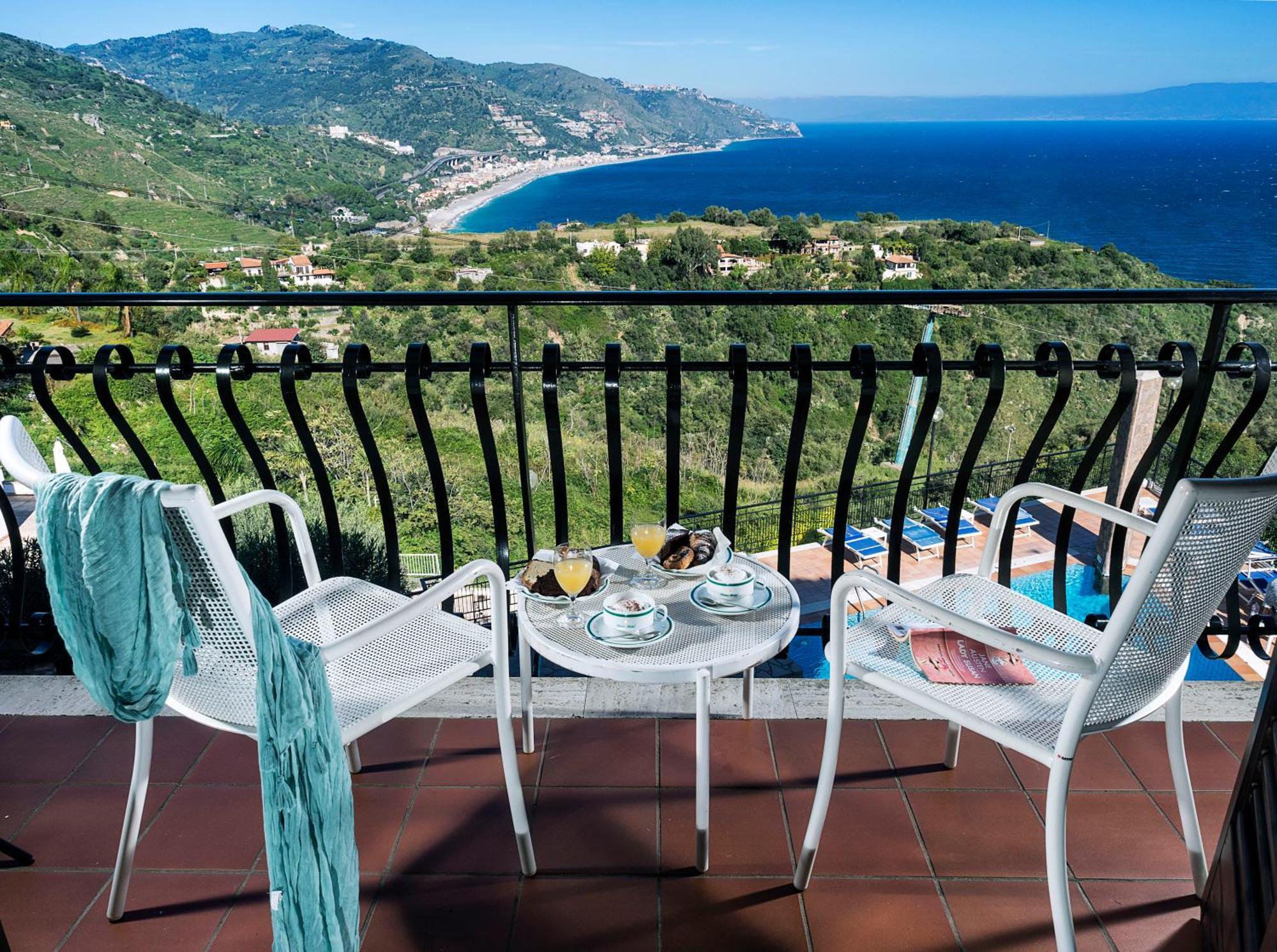 Superior Double or Twin Room Sea View