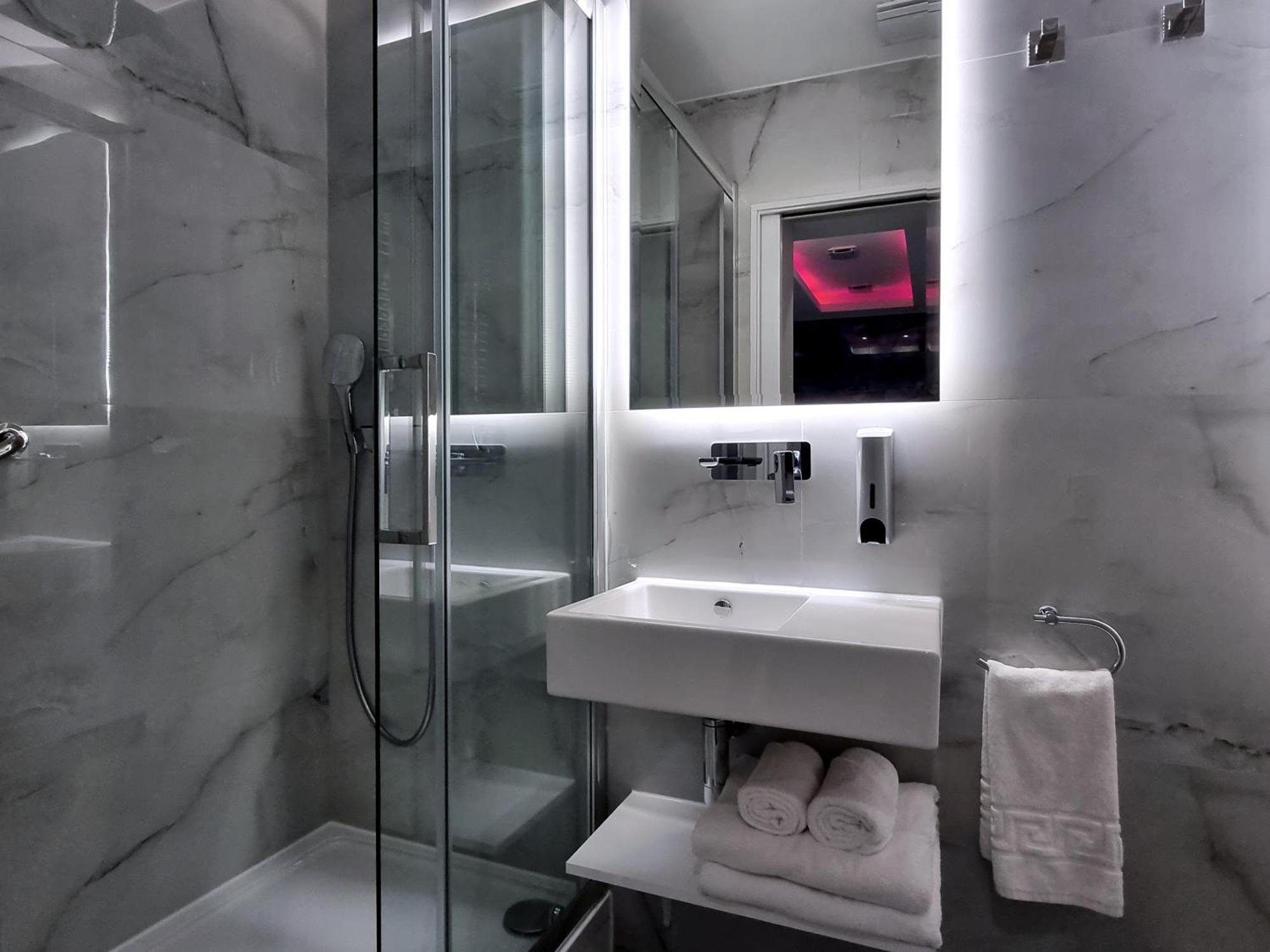 Signature Jacuzzi Suite