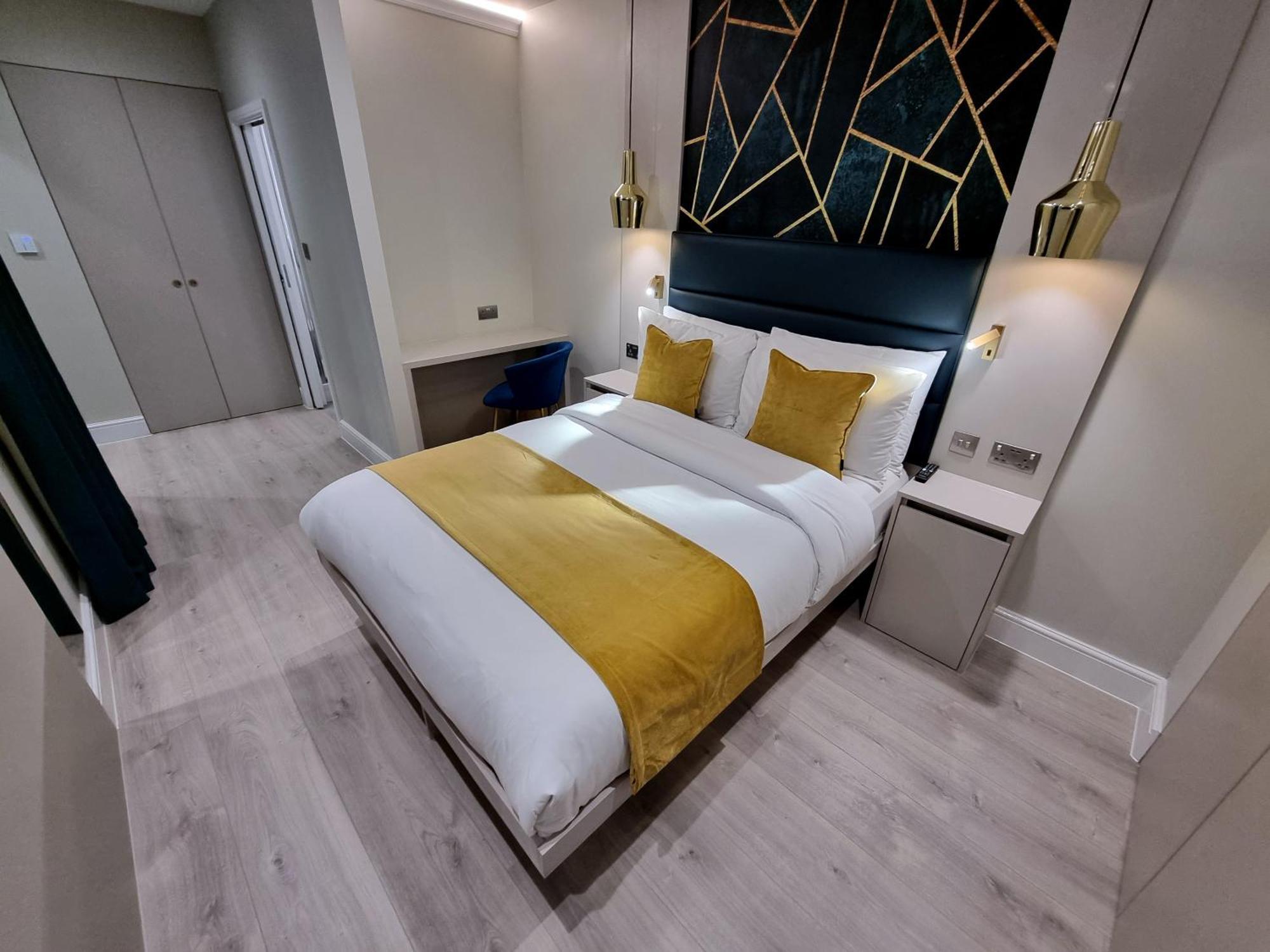 Signature Jacuzzi Suite