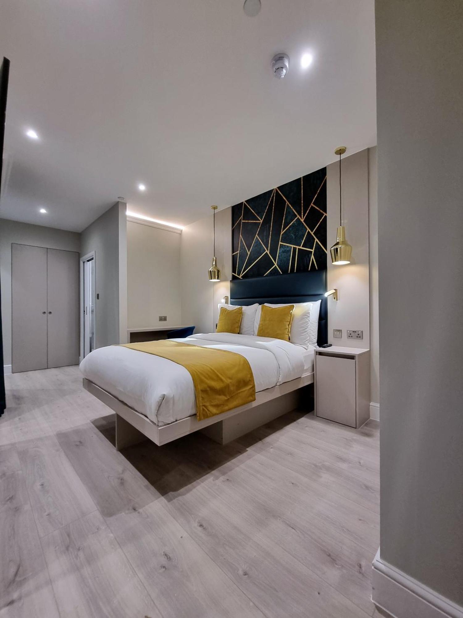 Signature Jacuzzi Suite