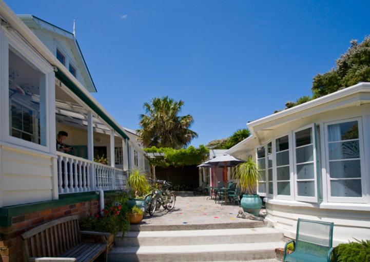 Courtyard Queen Studio