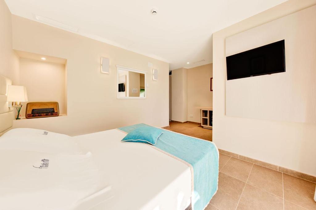 Double or Twin Room with Balcony,1588068776:JPEG