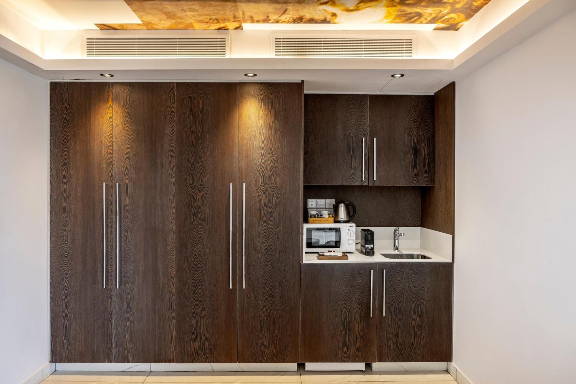 Deluxe Larger Suite