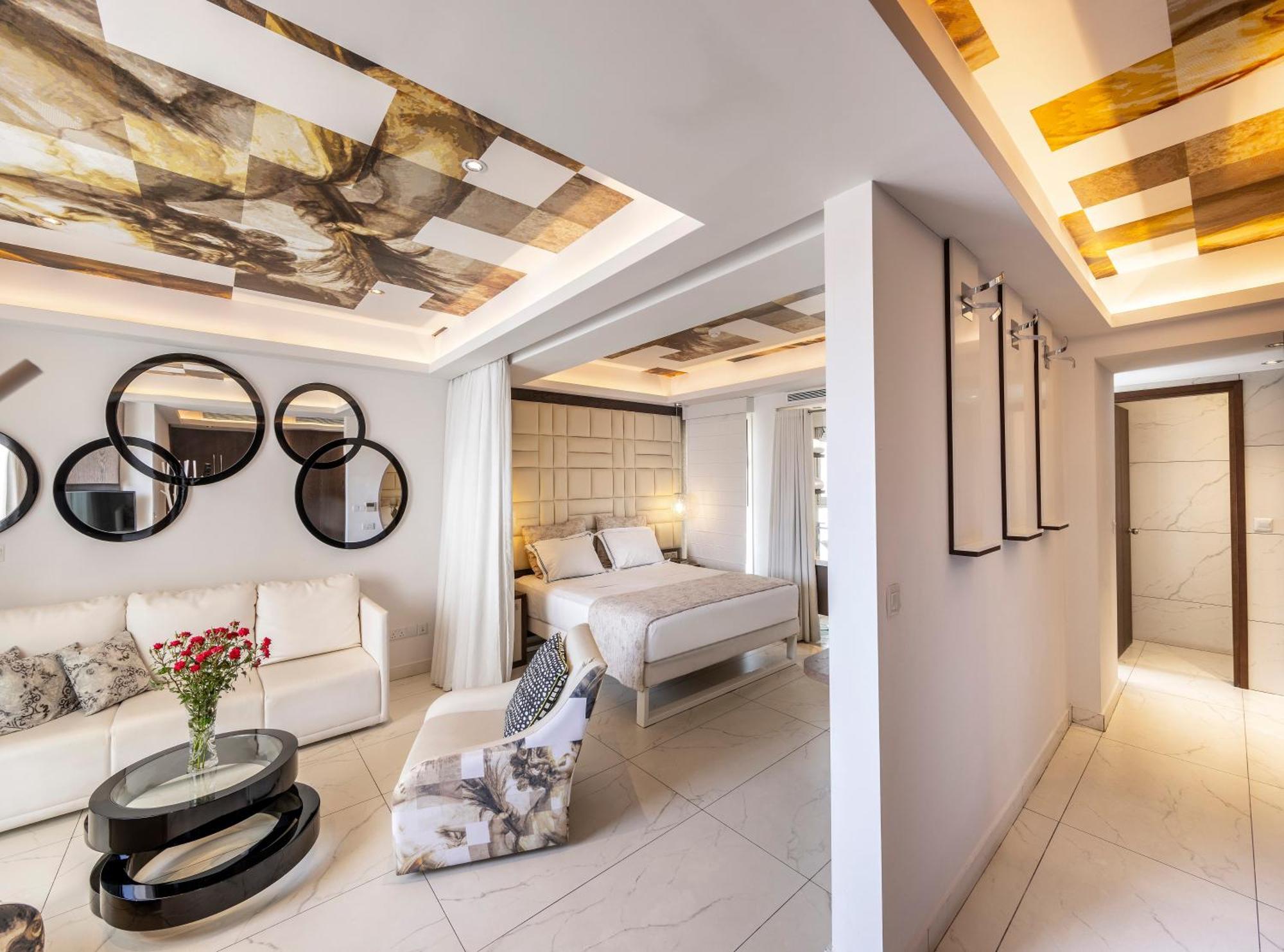 Deluxe Larger Suite
